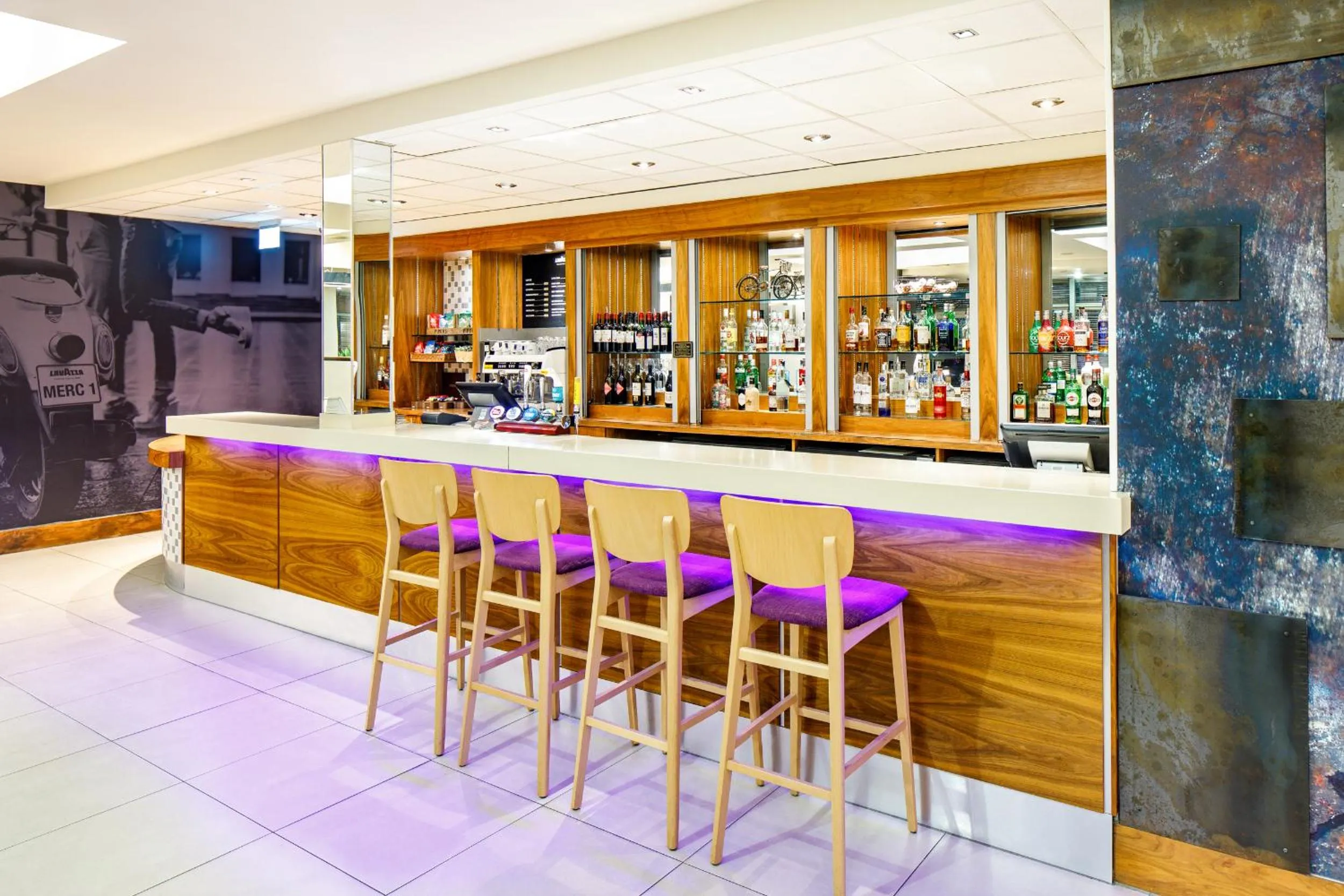 Lounge or bar in Mercure Sheffield Parkway