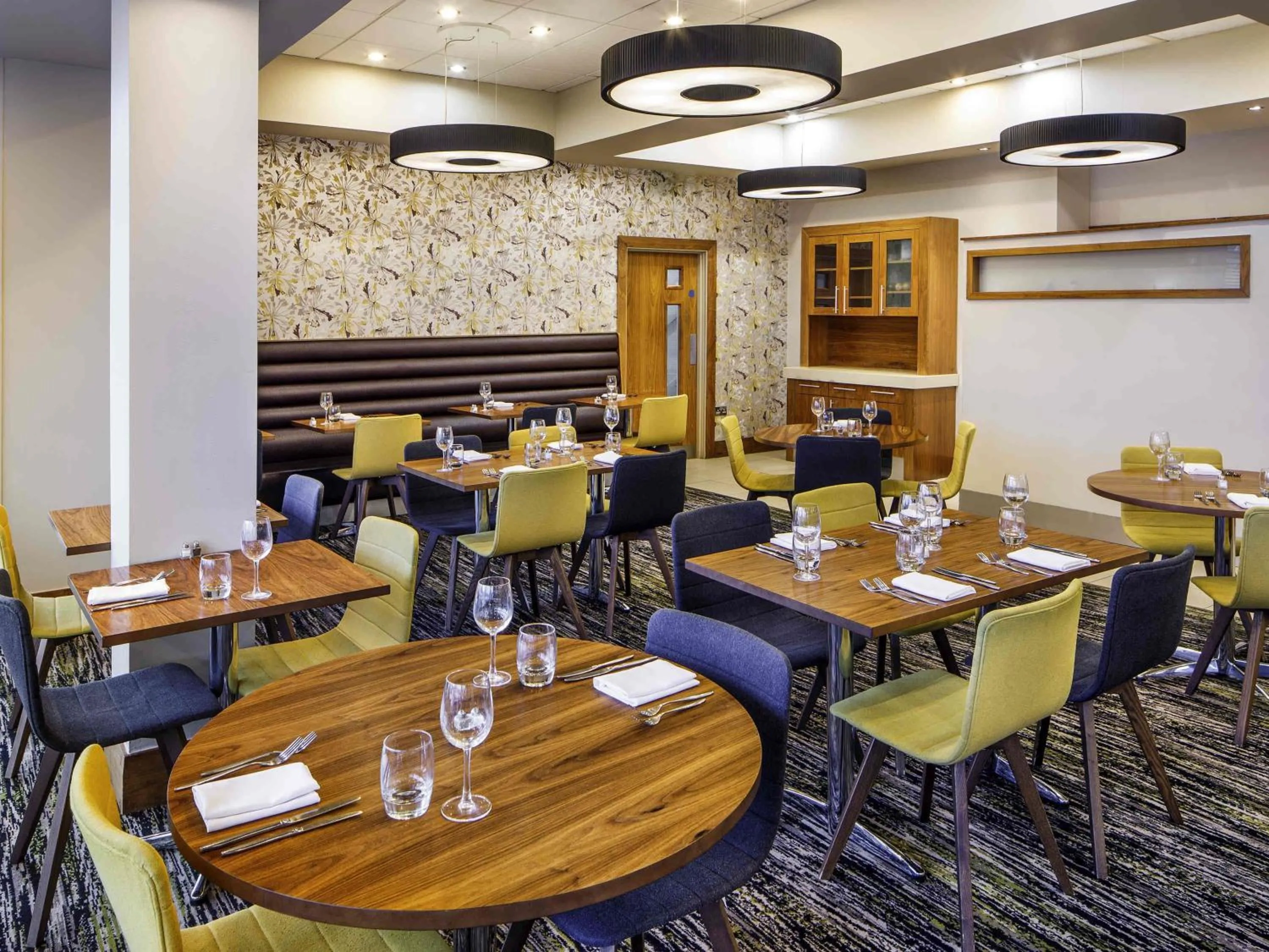 Restaurant/places to eat in Mercure Sheffield Parkway