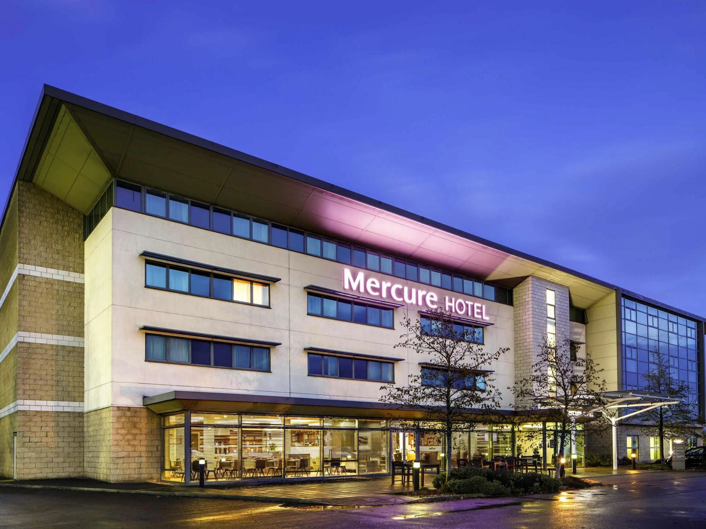 Property building in Mercure Sheffield Parkway
