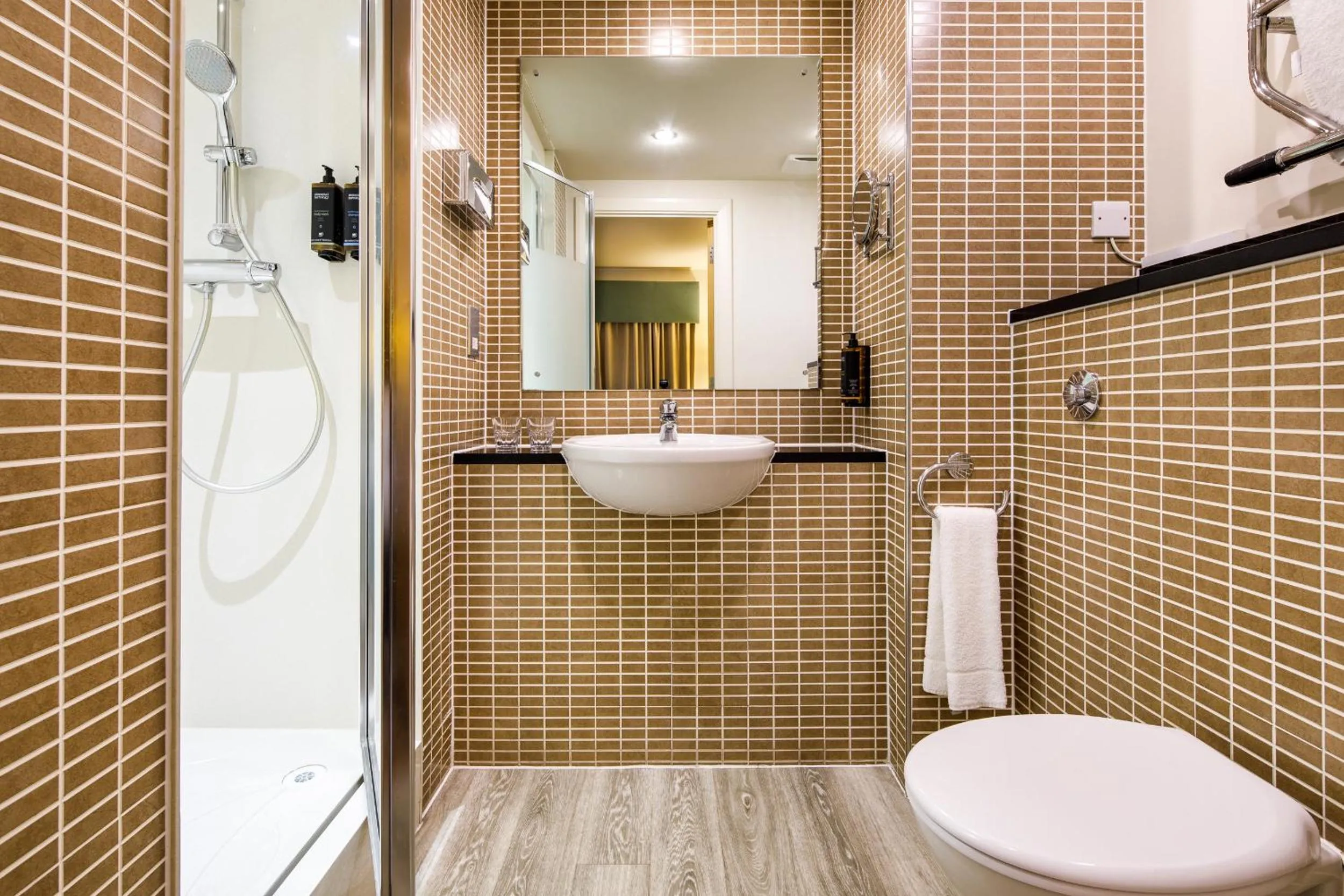 Bathroom in Mercure Sheffield Parkway