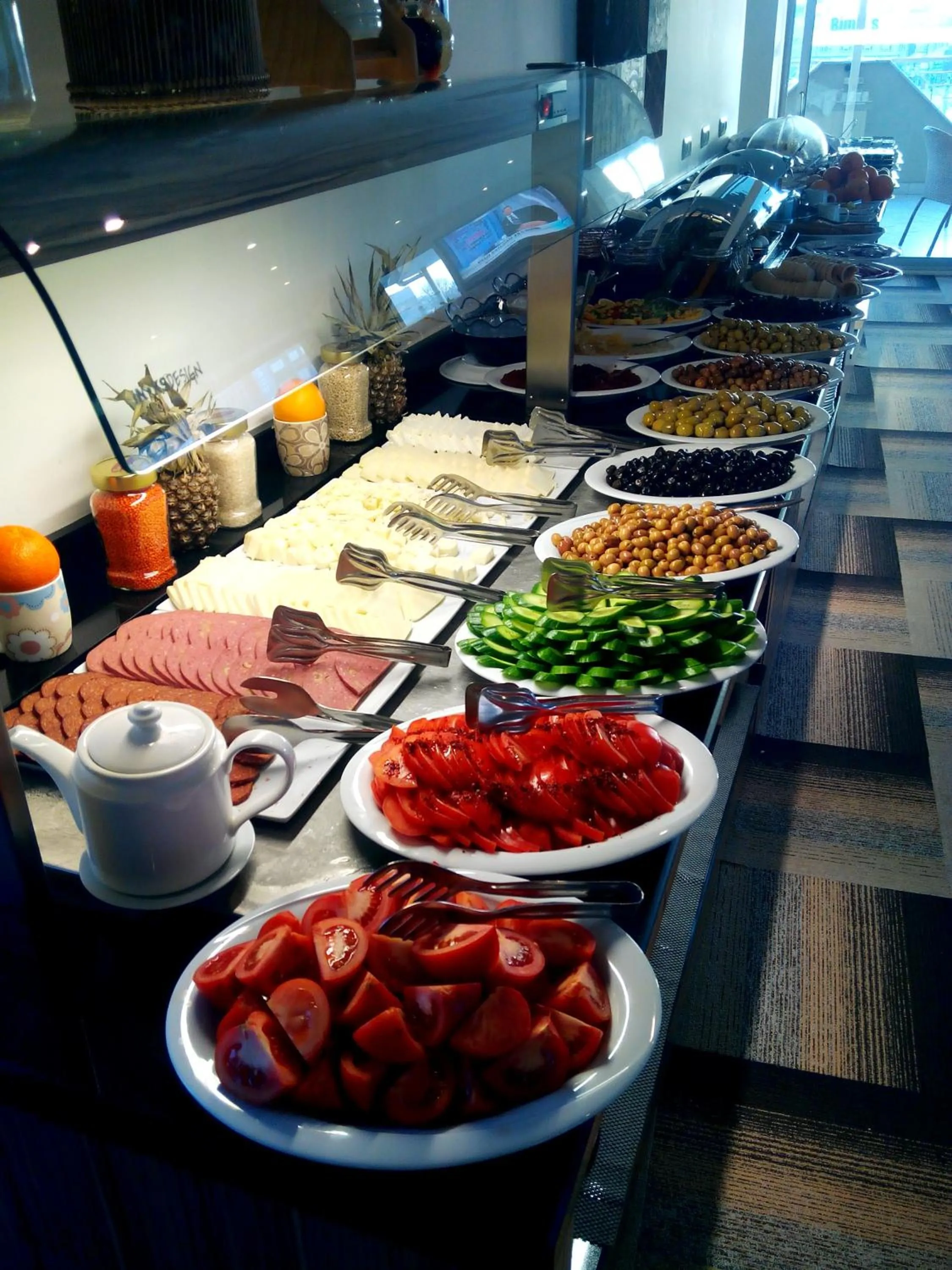 Restaurant/places to eat in Kardes Hotel