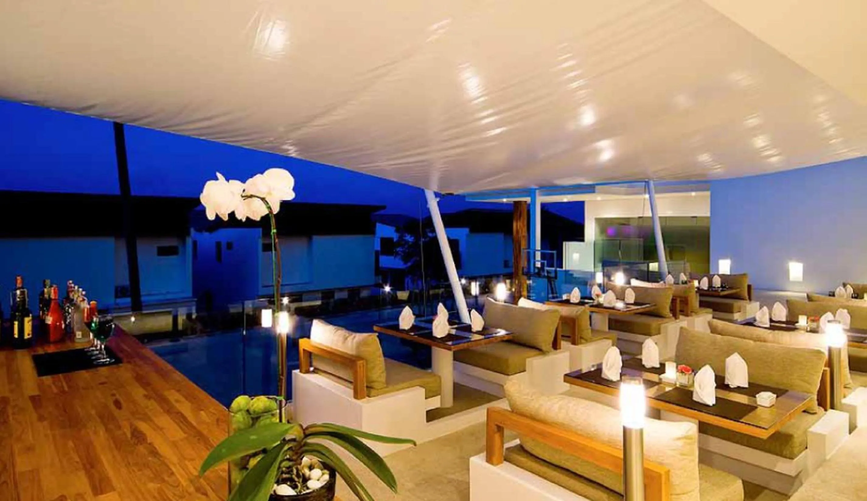 Restaurant/places to eat in Code Samui Hotel