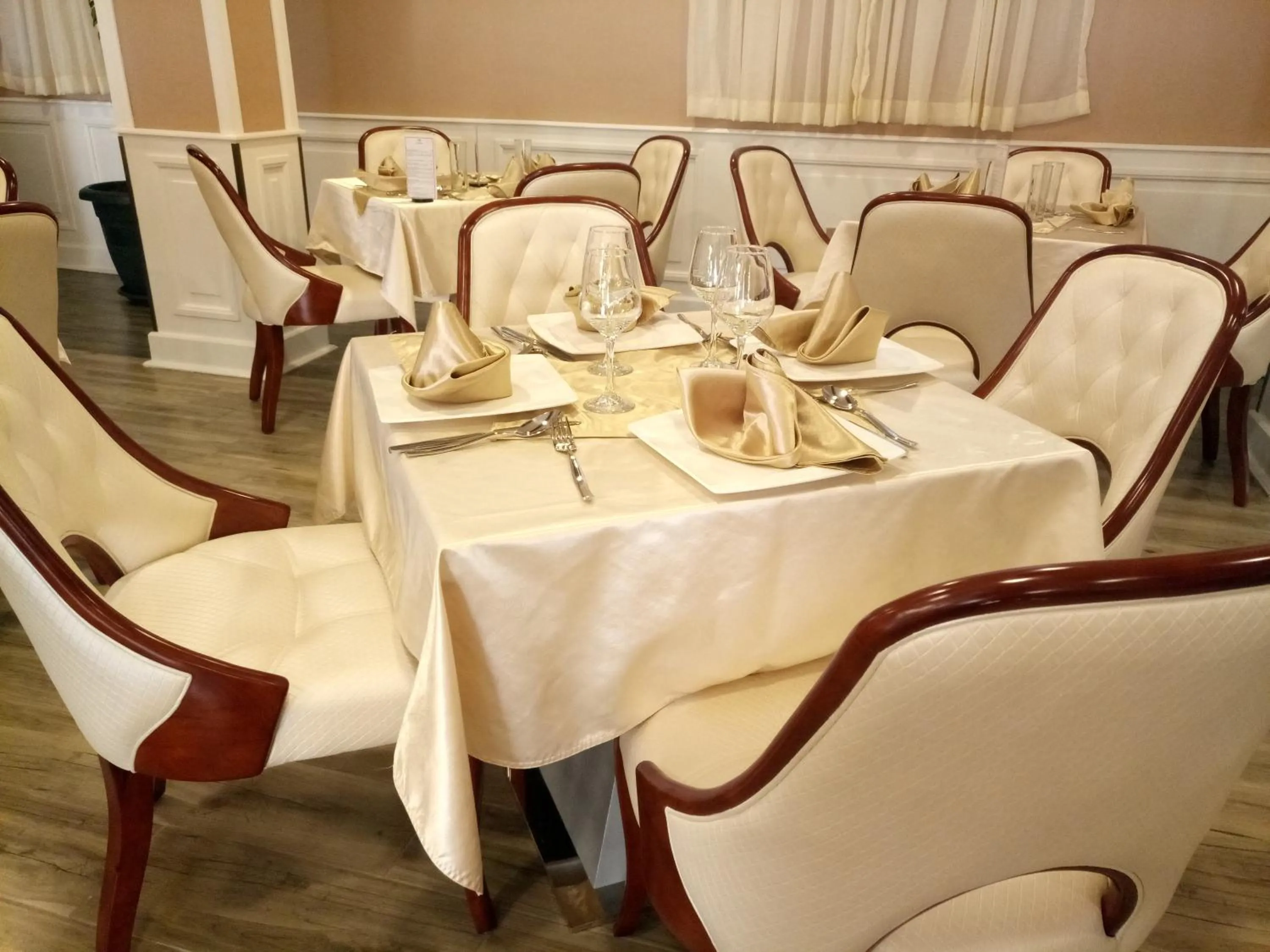 Restaurant/places to eat in Sherar Addis Hotel