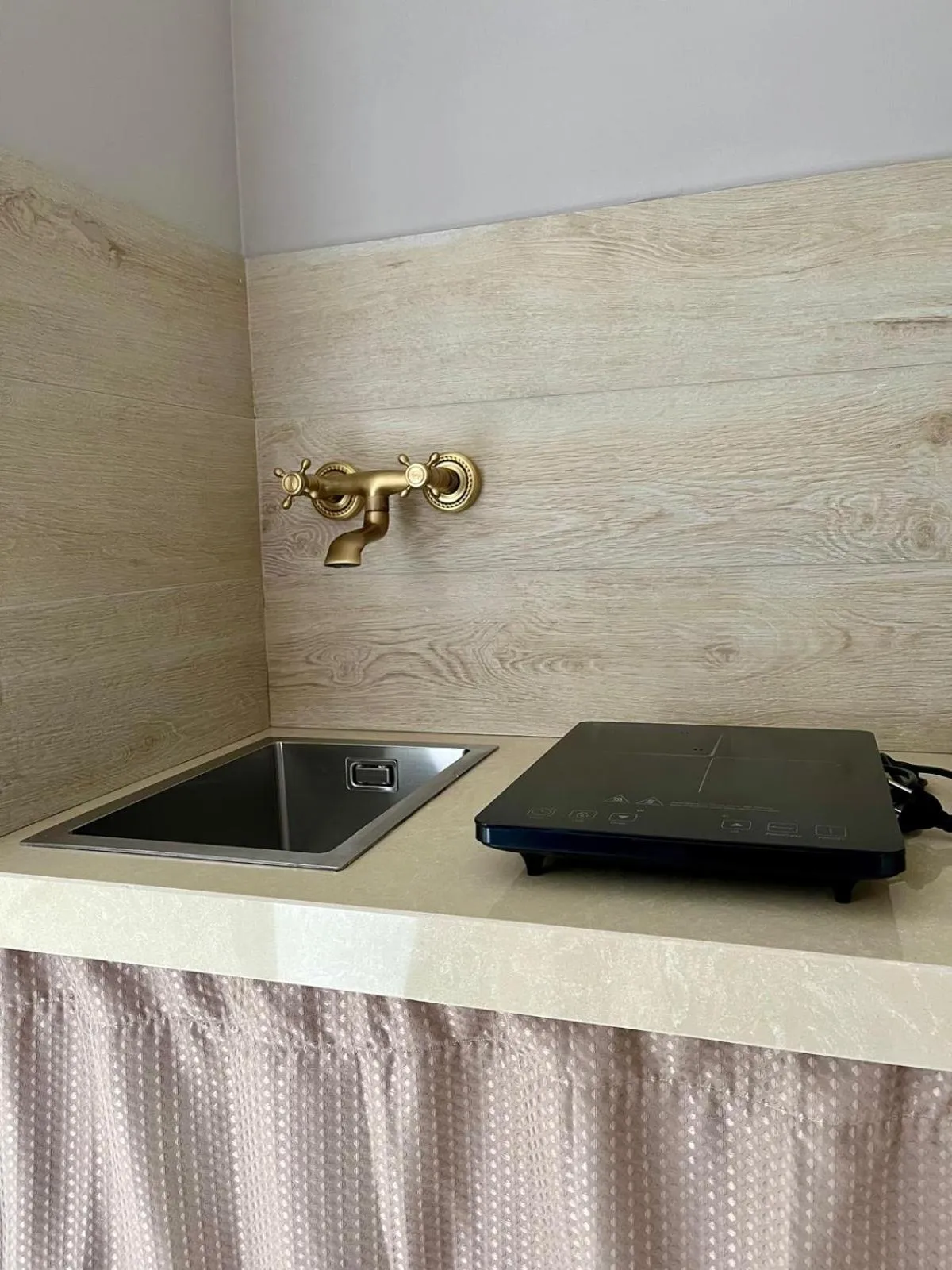 Kitchen or kitchenette in B&B Aria Di Lago