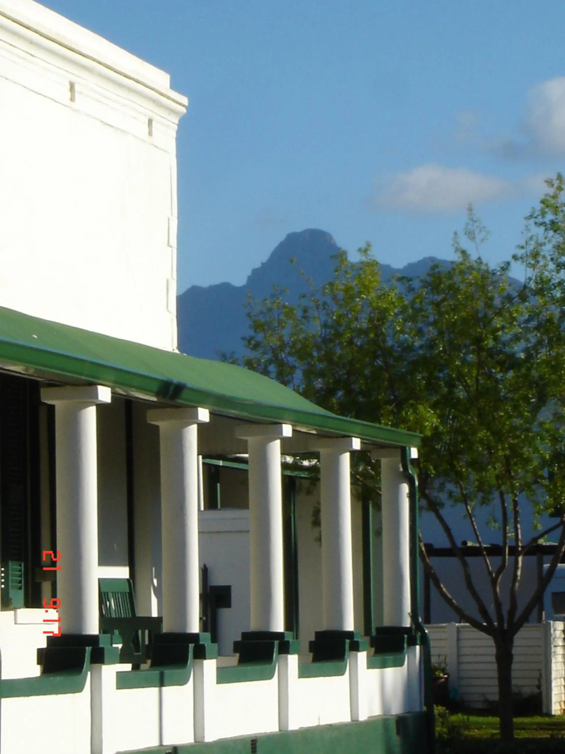 Facade/entrance in De Doornkraal Vinotel