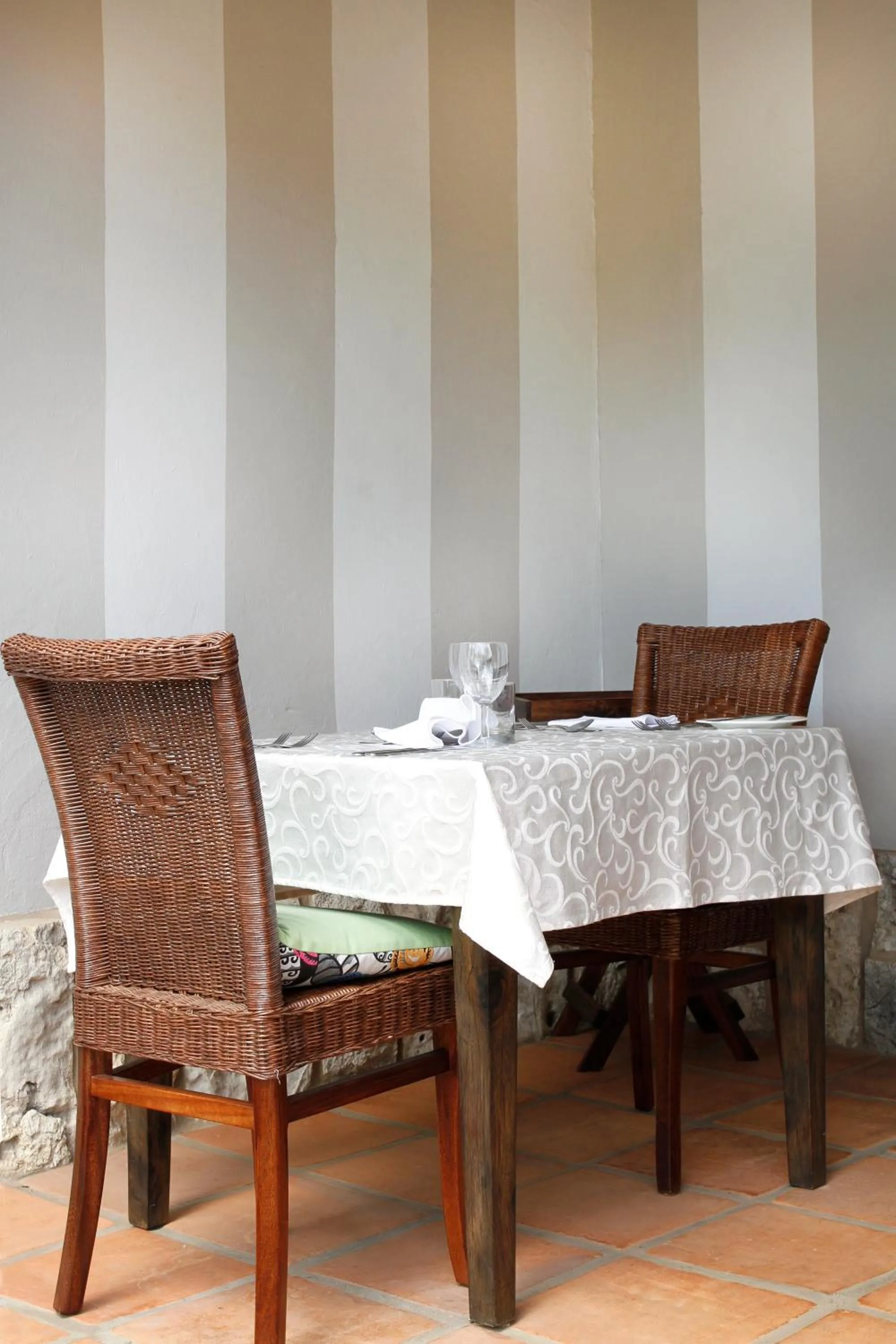 Dining area in De Doornkraal Vinotel