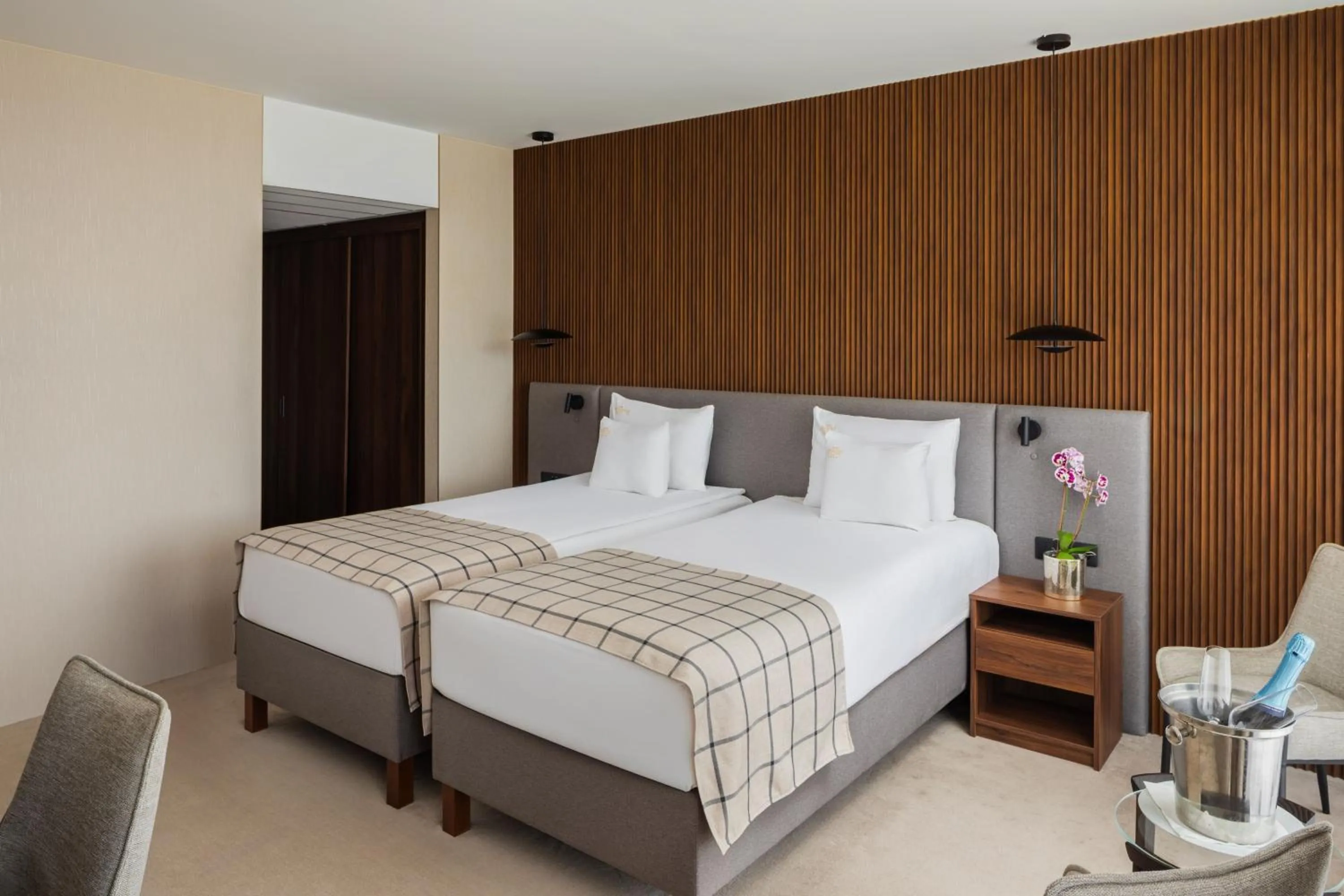 Photo of the whole room, Bed in Silvanus Hotel