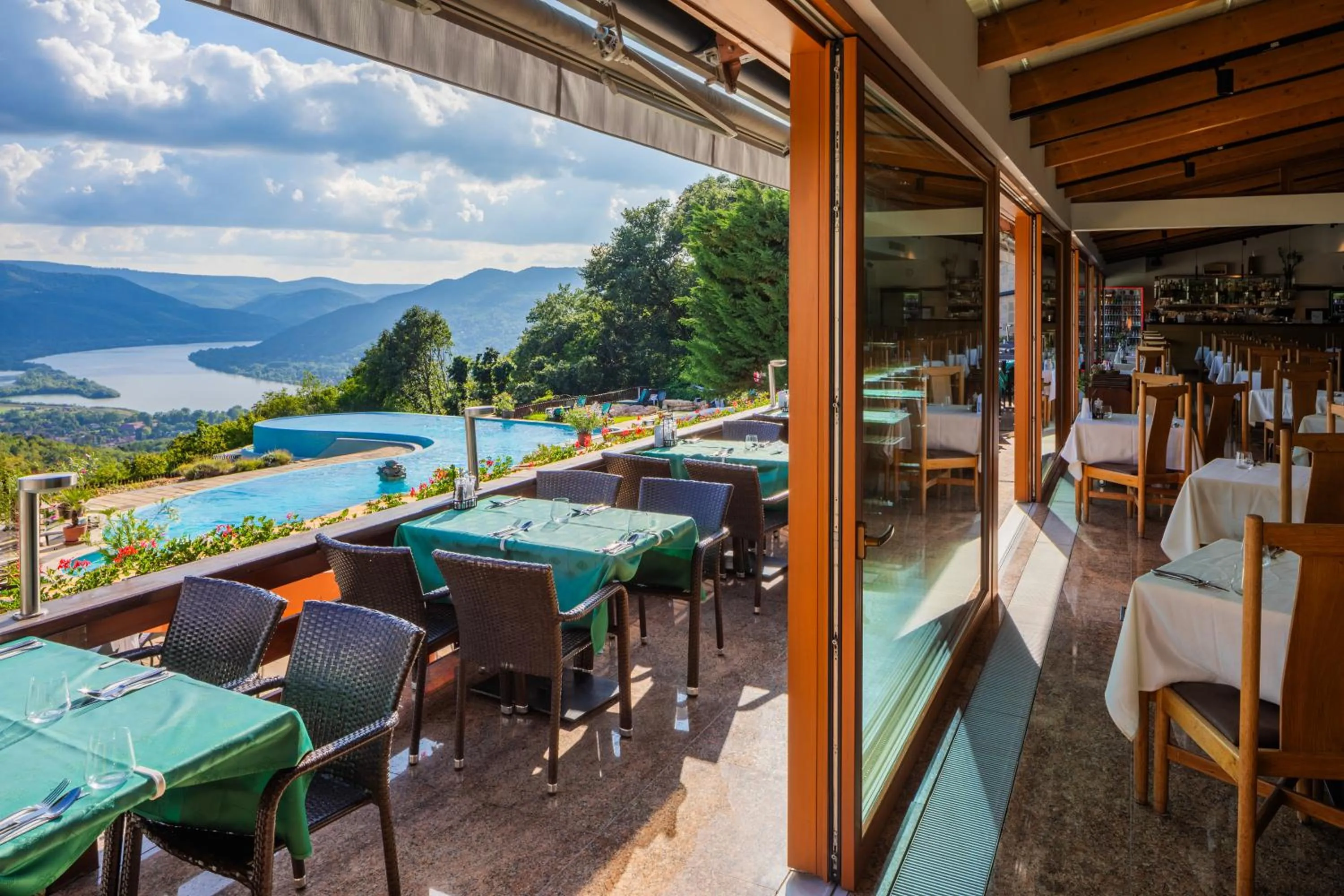 Restaurant/places to eat in Silvanus Hotel