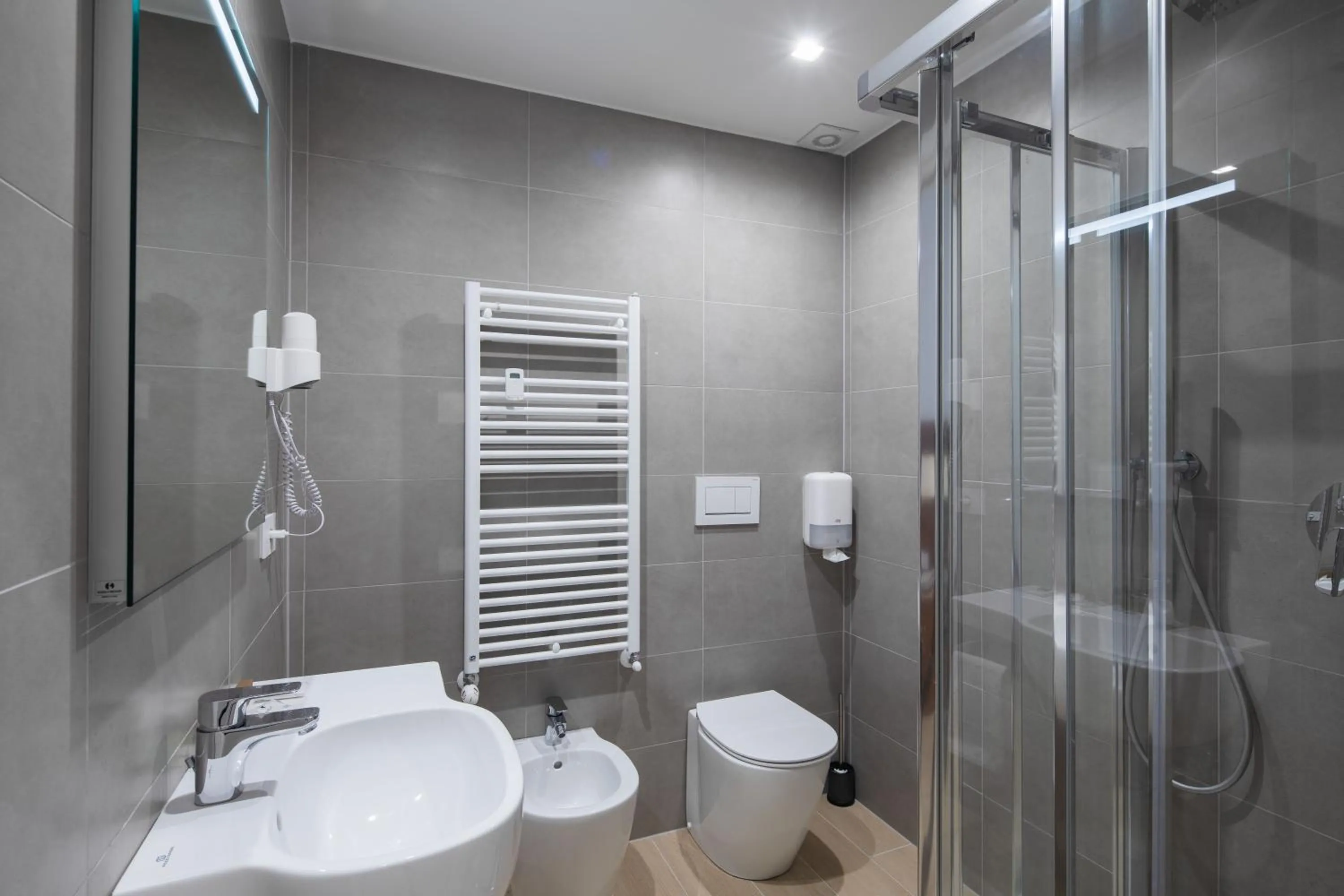 Shower in Hotel Excelsior Pavia