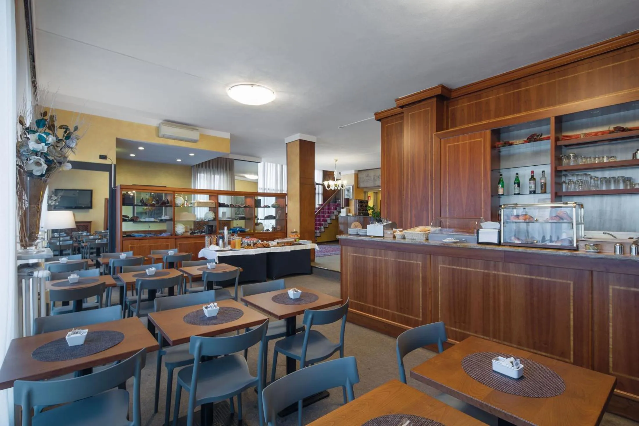 Breakfast in Hotel Excelsior Pavia