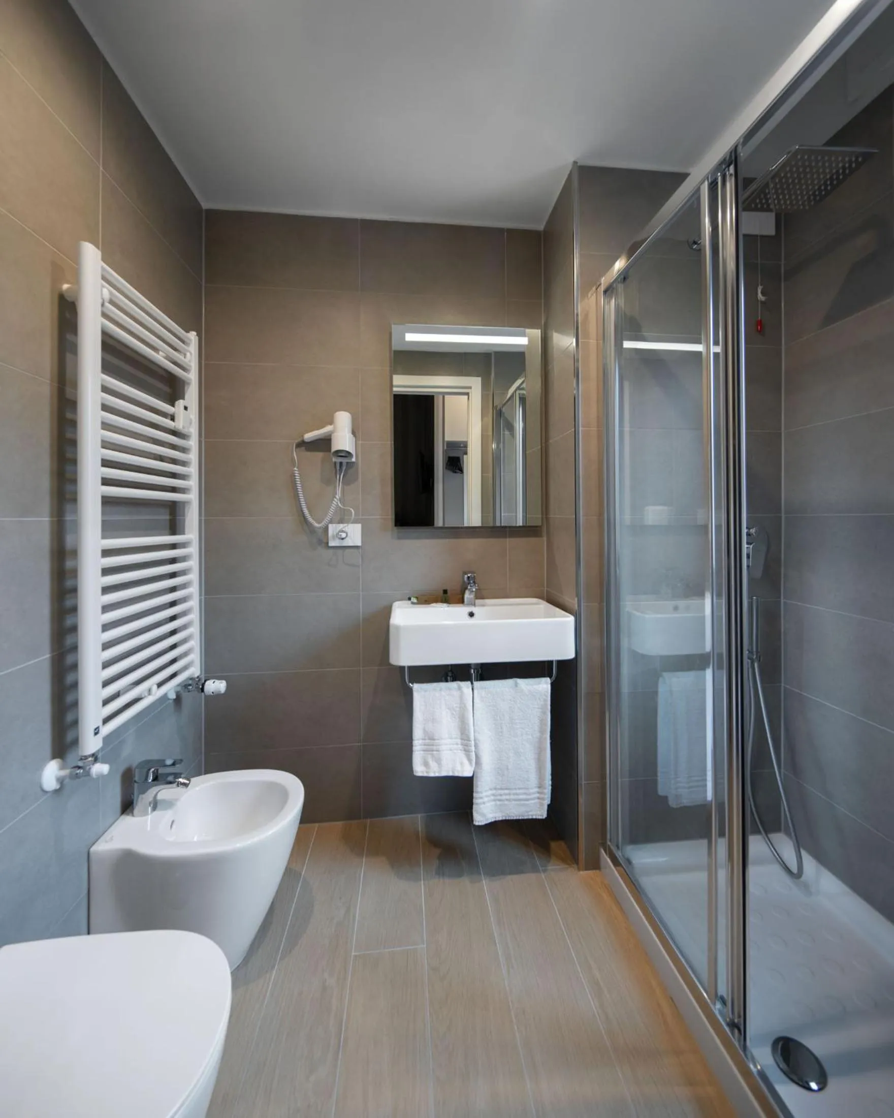 Shower in Hotel Excelsior Pavia