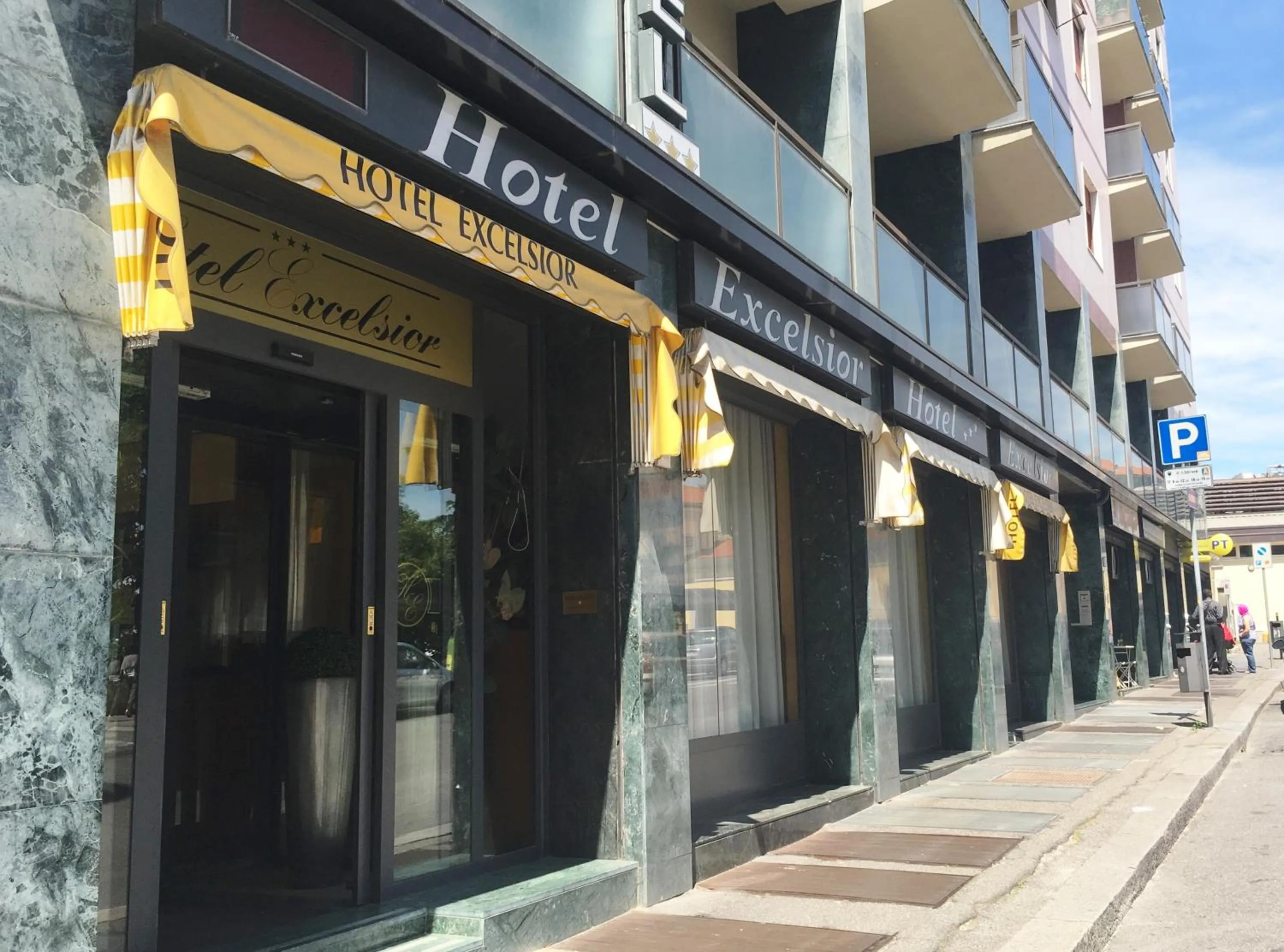 Facade/entrance in Hotel Excelsior Pavia