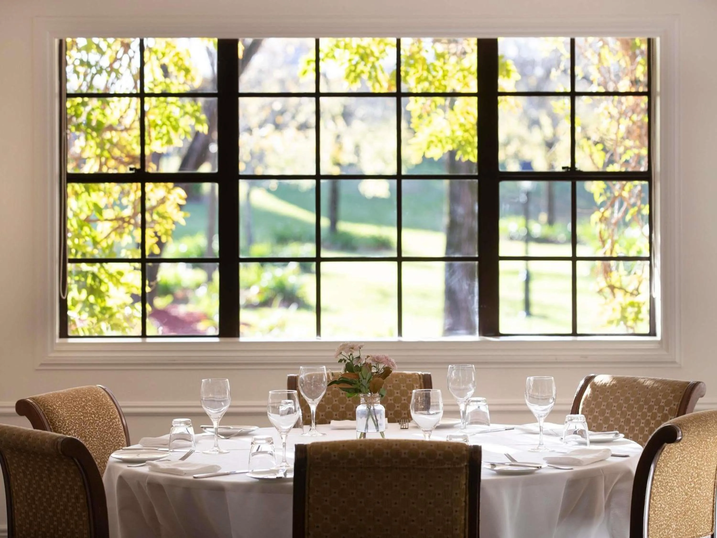 Restaurant/places to eat in Peppers The Hills Lodge