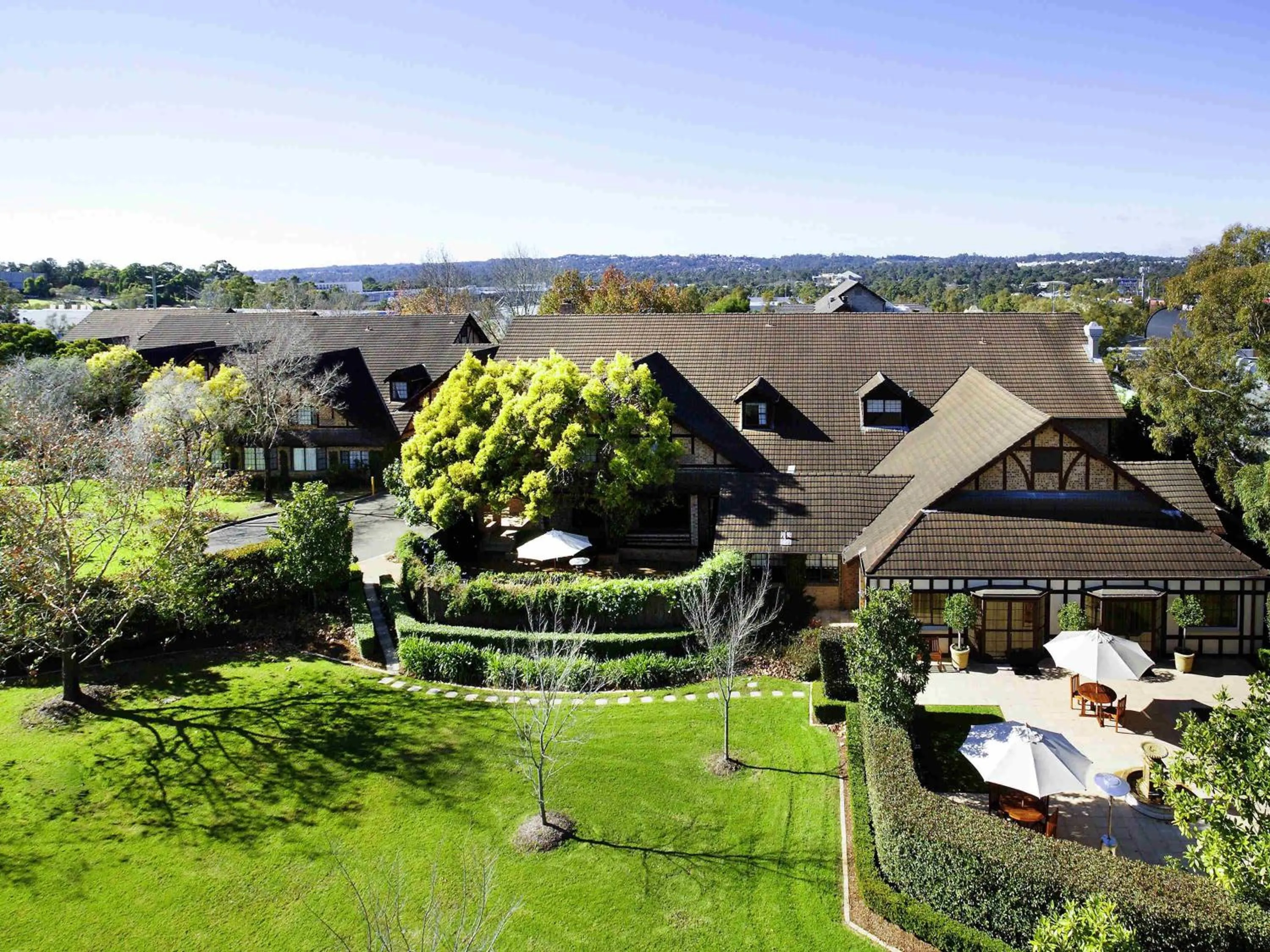 wedding in Peppers The Hills Lodge