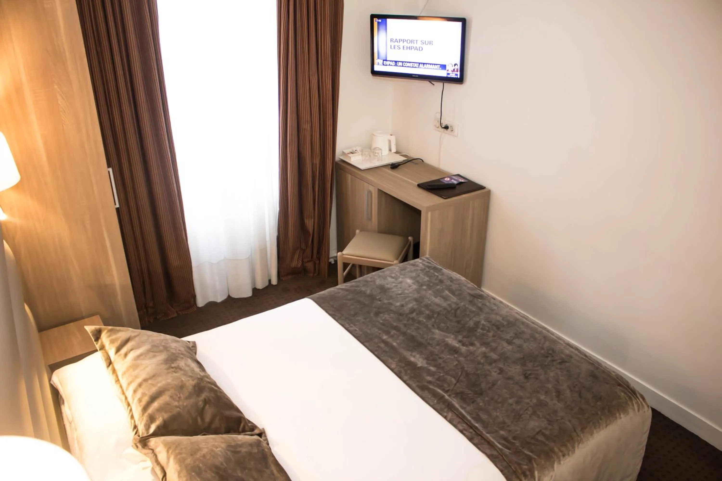 TV and multimedia, Bed in Hotel Agenor