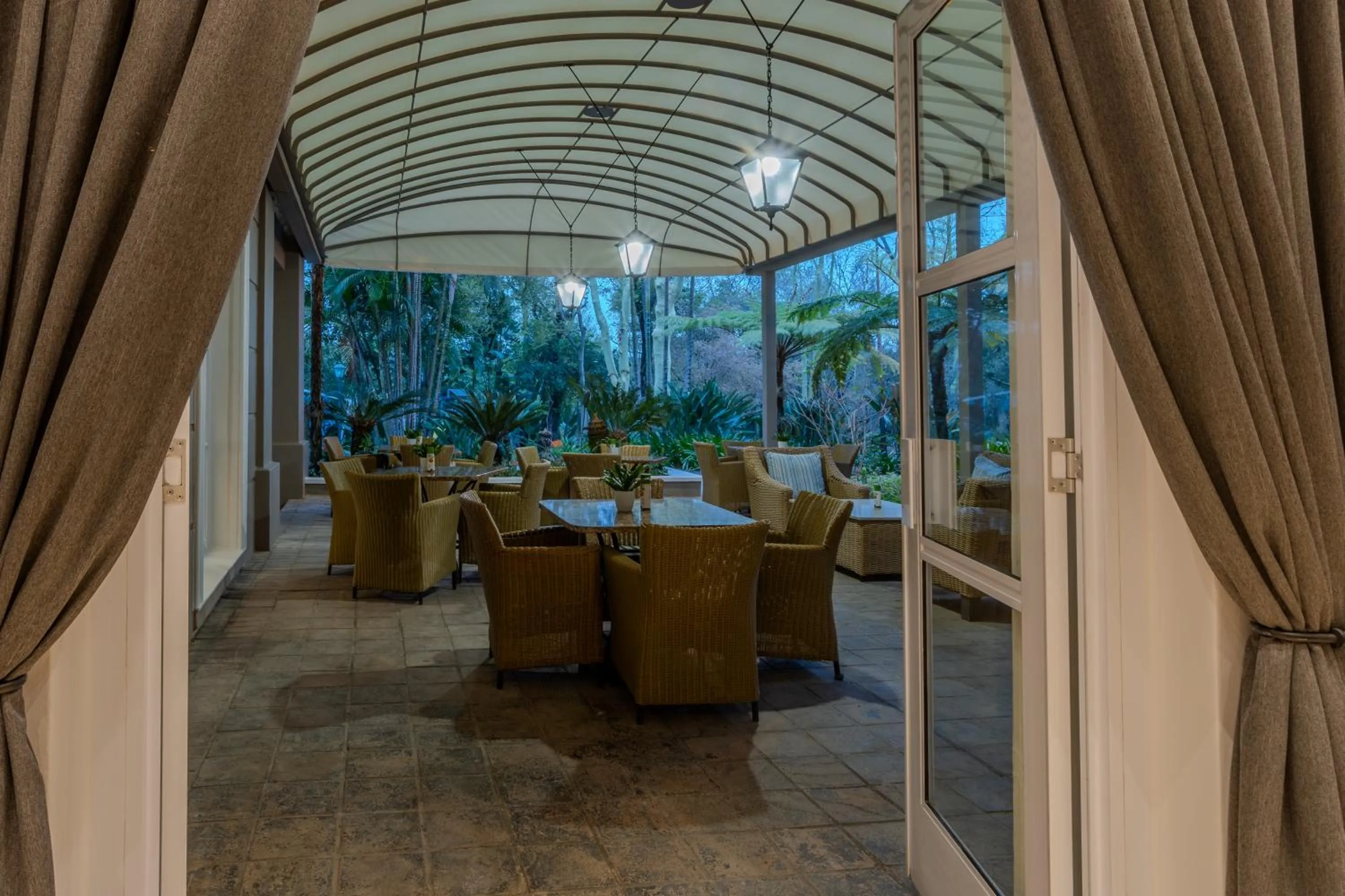 Restaurant/places to eat in Southern Sun Mbombela