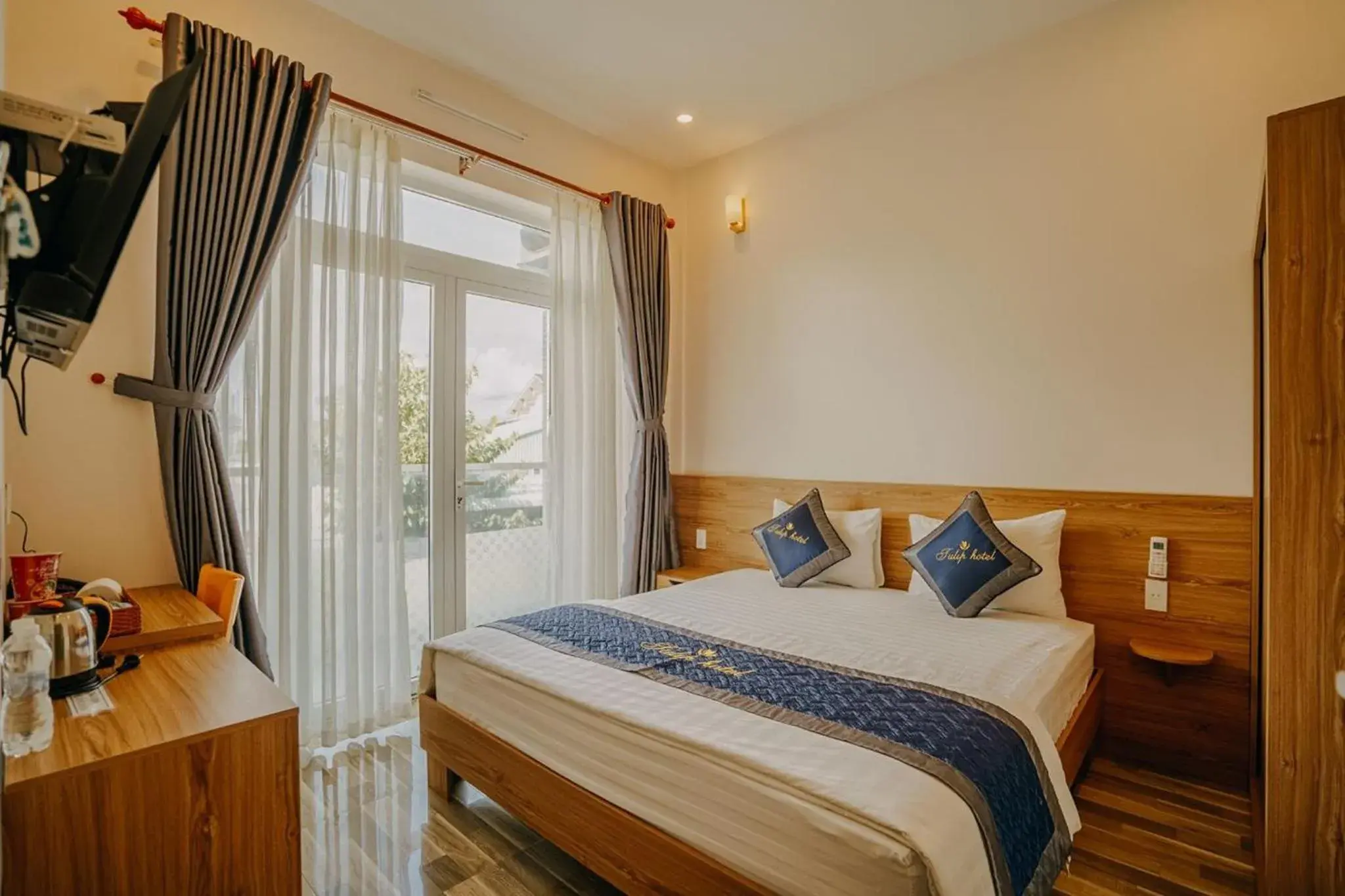 Double Room with Balcony in Tulip Hotel Double Room with Balcony in Tulip Hotel