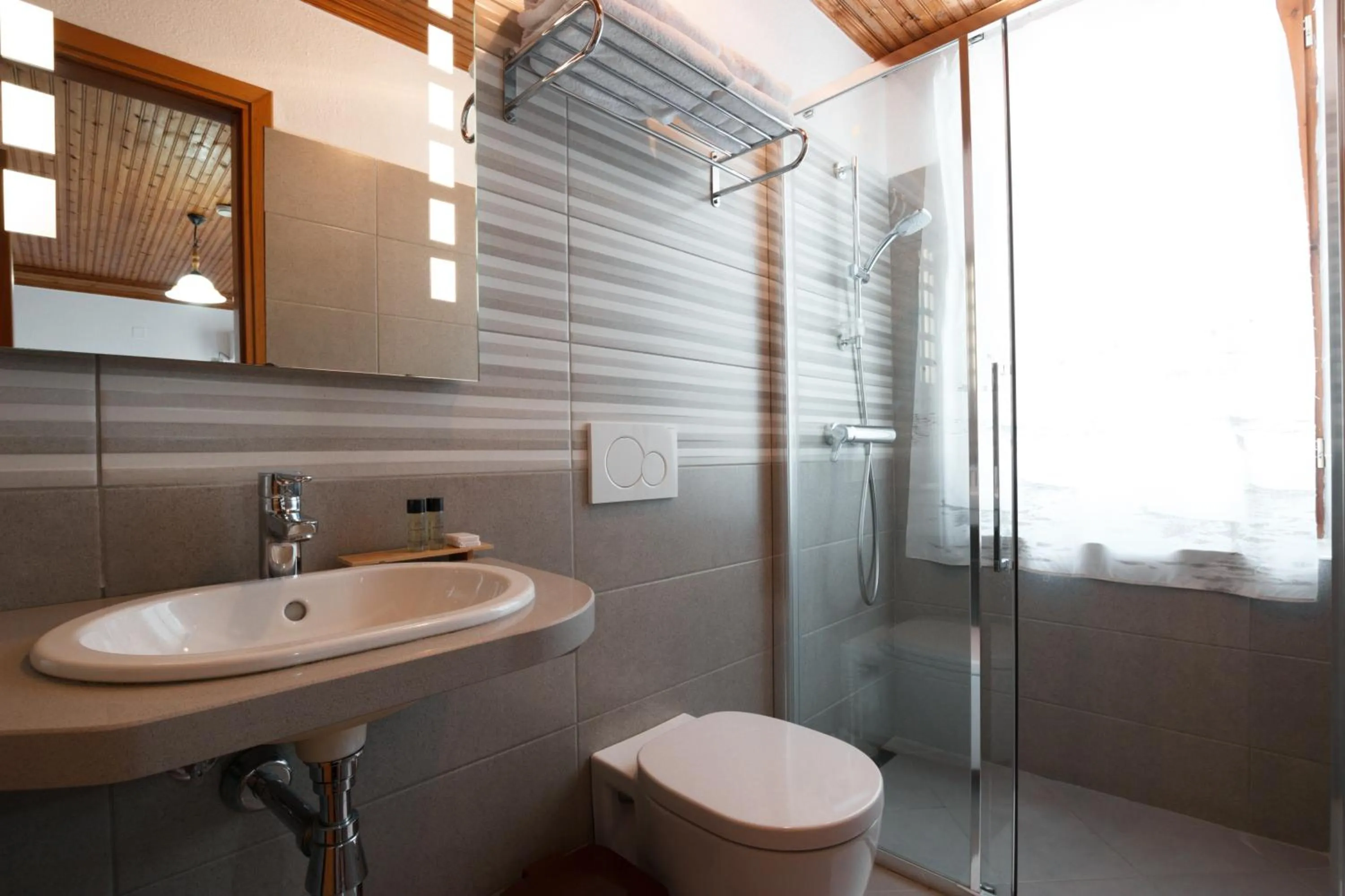 Bathroom in Hotel Kalemi