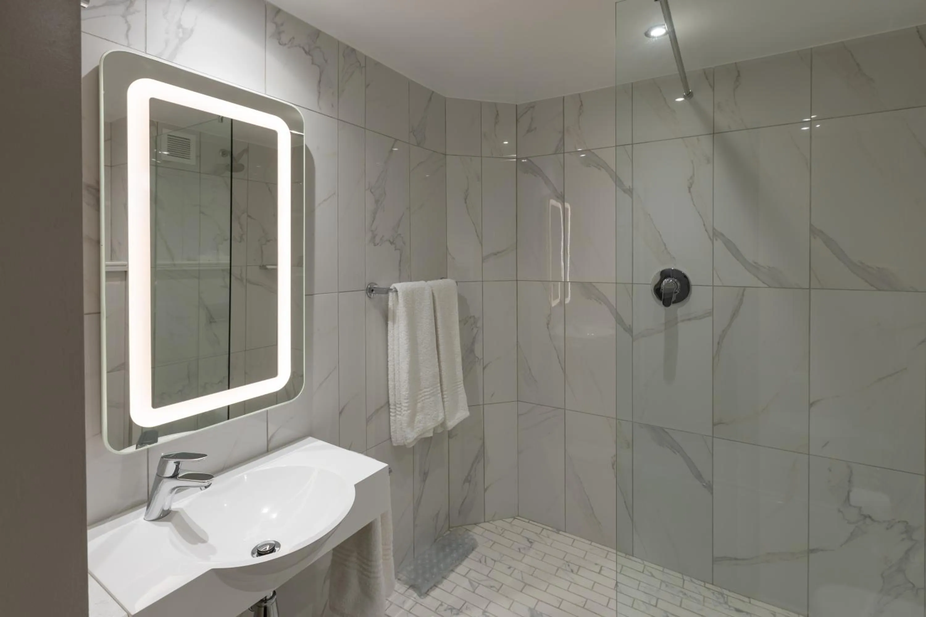 Bathroom in StayEasy Mbombela