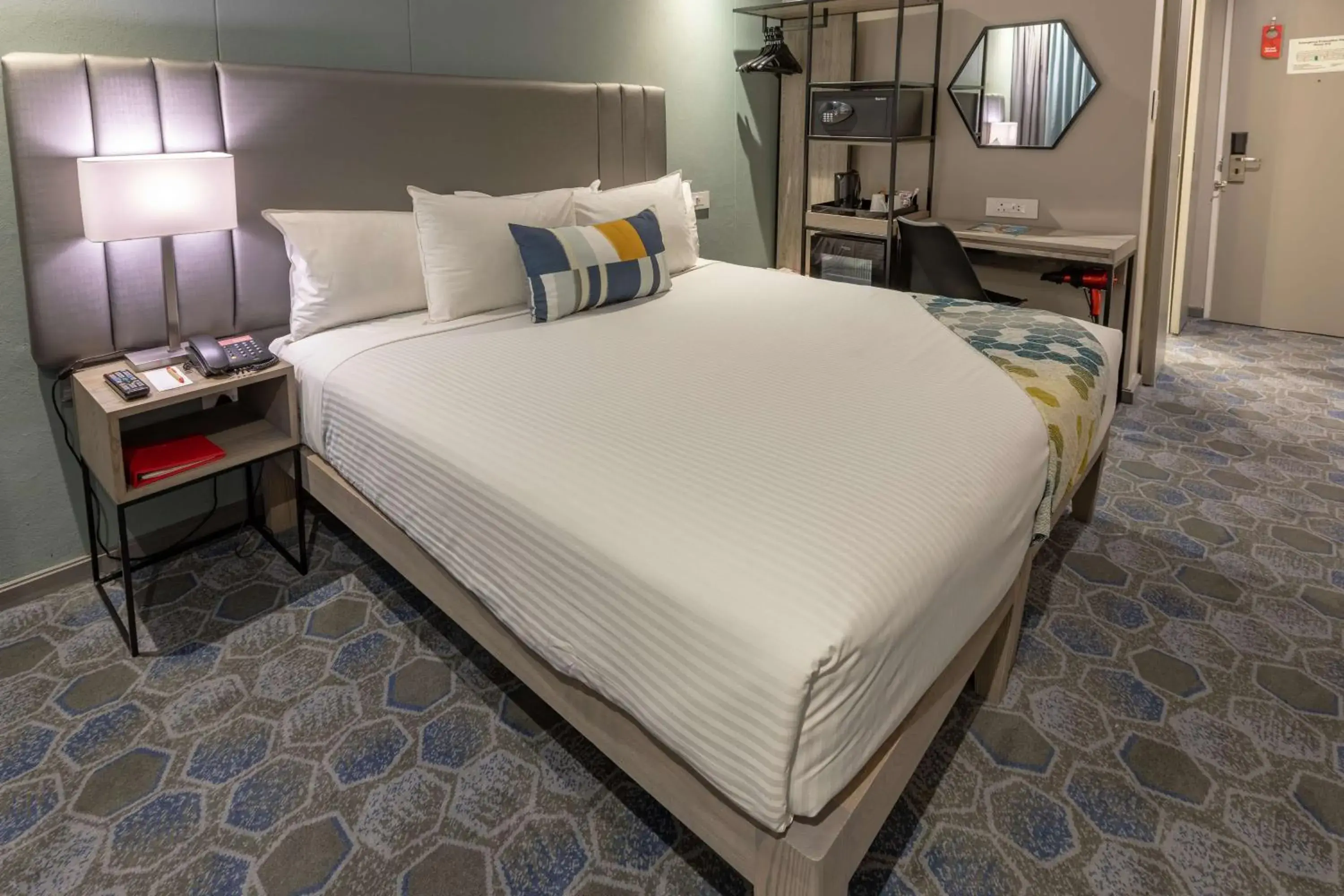 Standard Queen Room Non Smoking in StayEasy Mbombela Standard Queen Room Non Smoking in StayEasy Mbombela