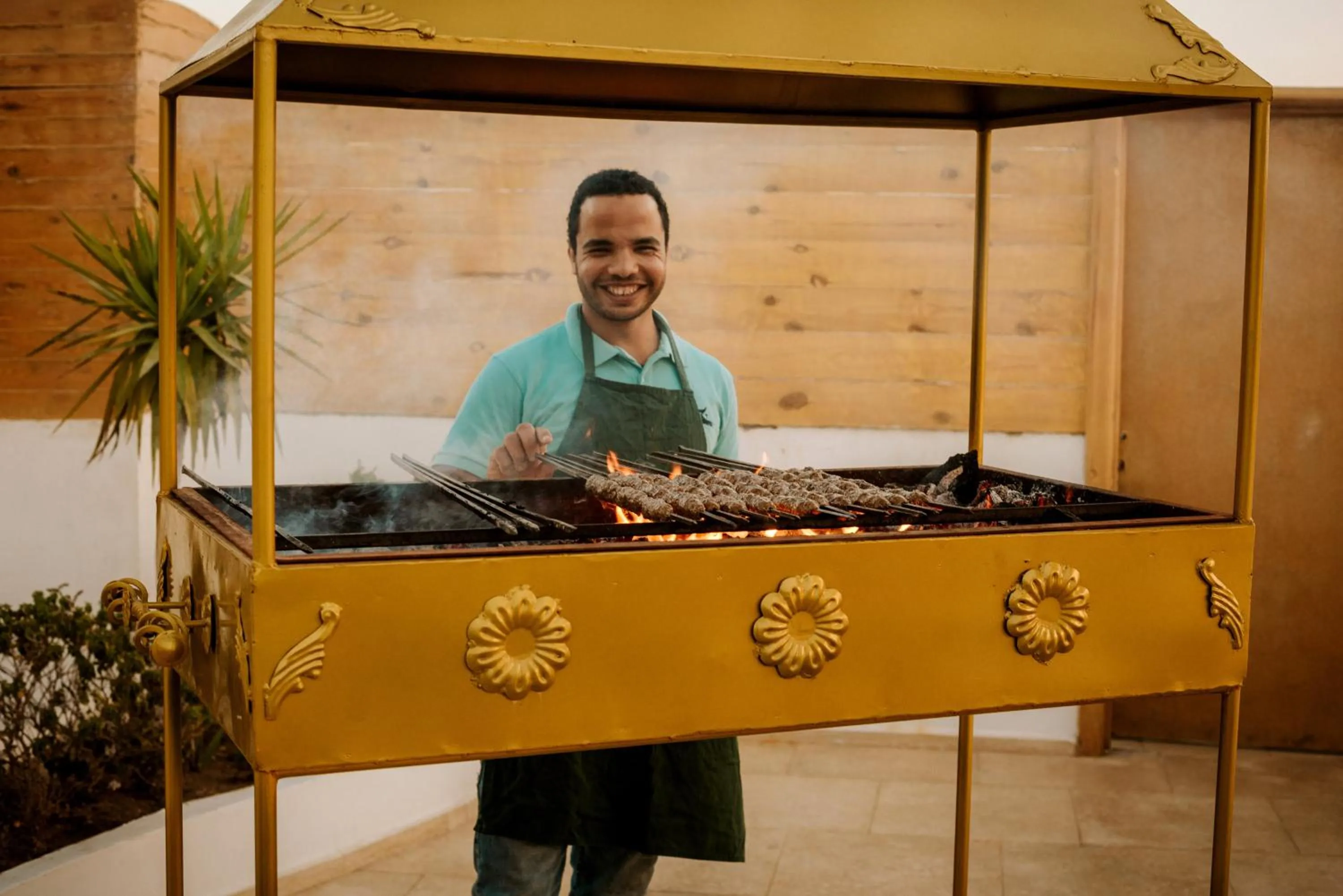 Restaurant/places to eat in Desert Moon