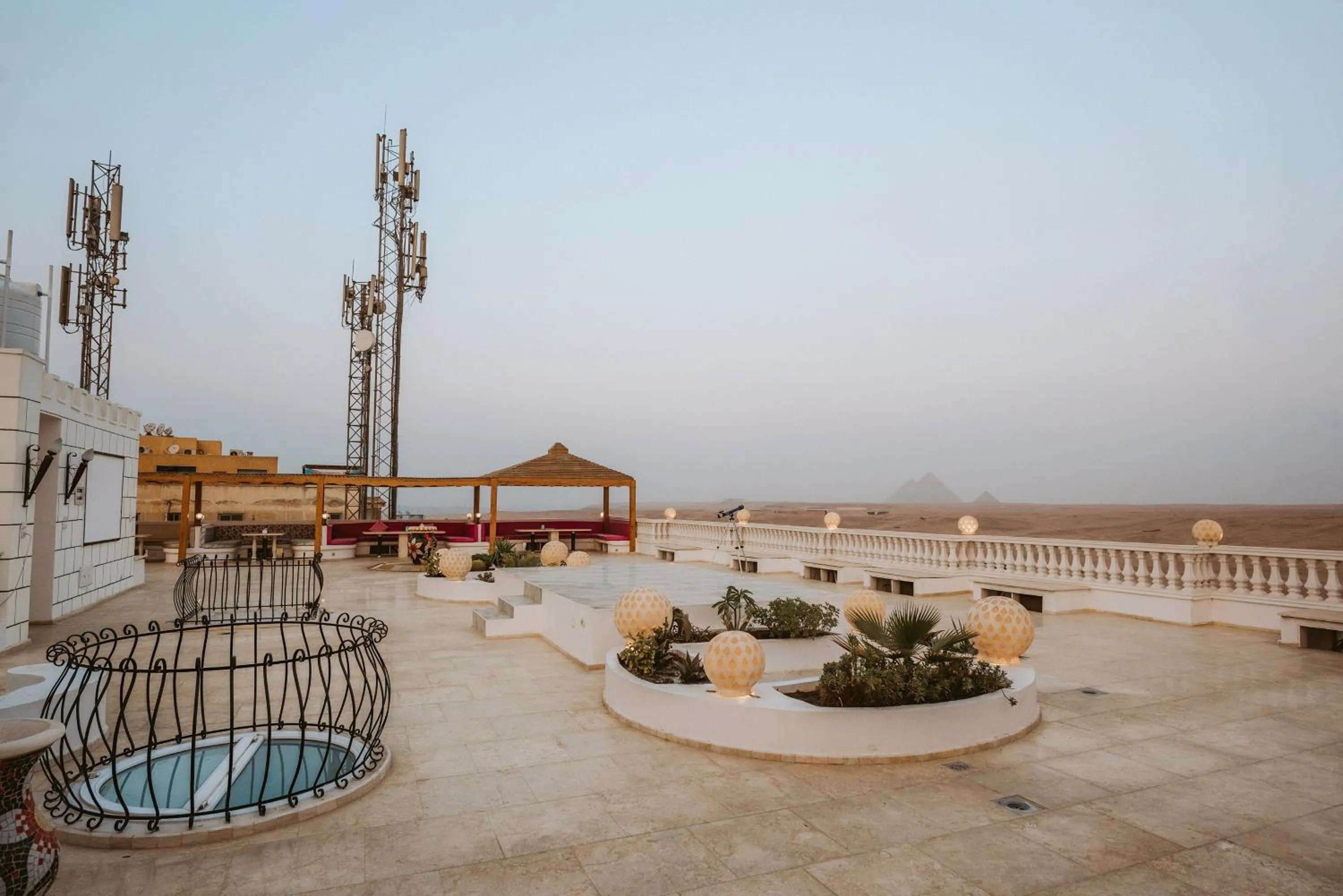 Restaurant/places to eat in Desert Moon