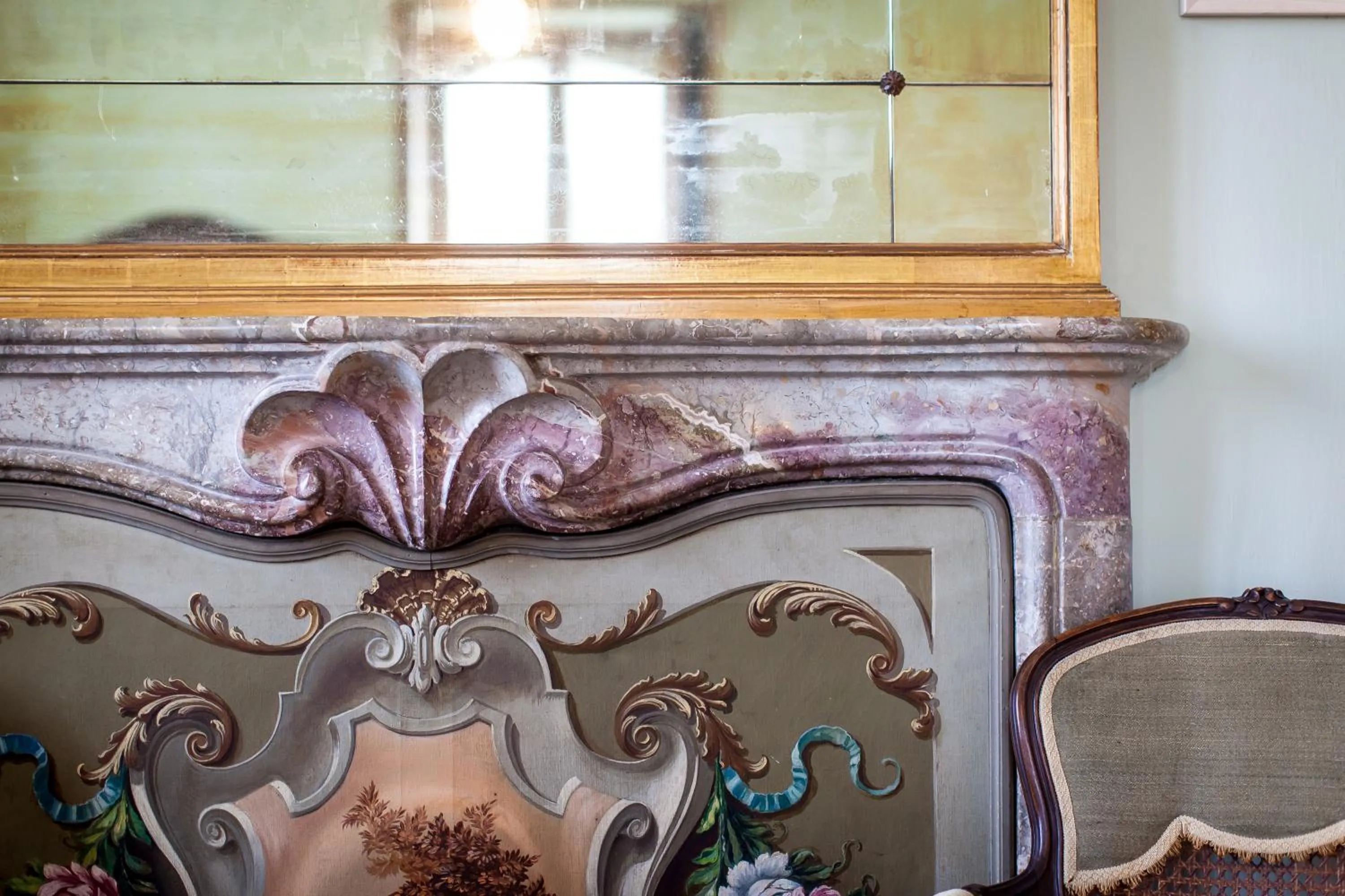 Decorative detail in B&B Villa Cernigliaro Dimora Storica