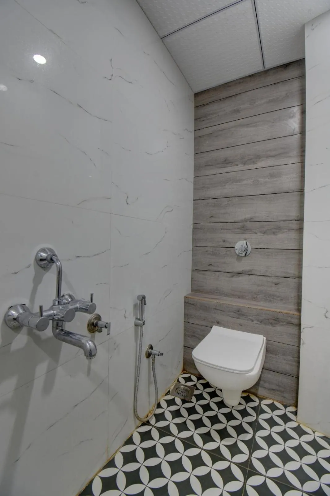 Bathroom in Hotel Saideep Villas, Shirdi