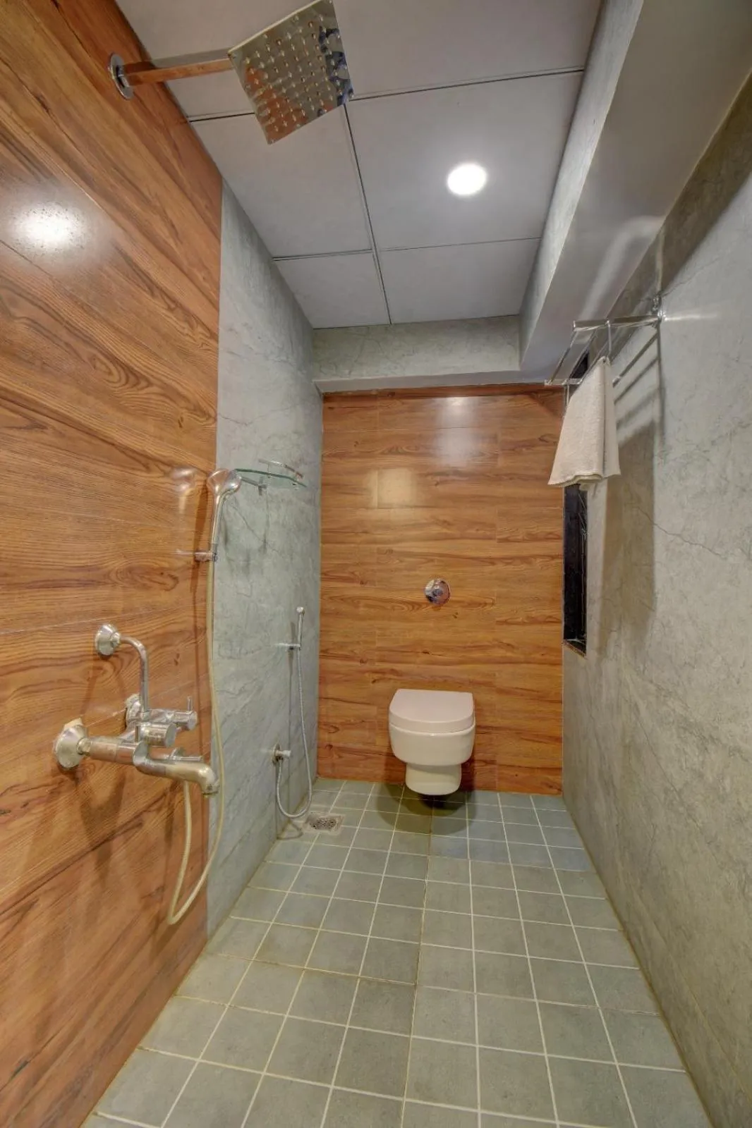 Bathroom in Hotel Saideep Villas, Shirdi