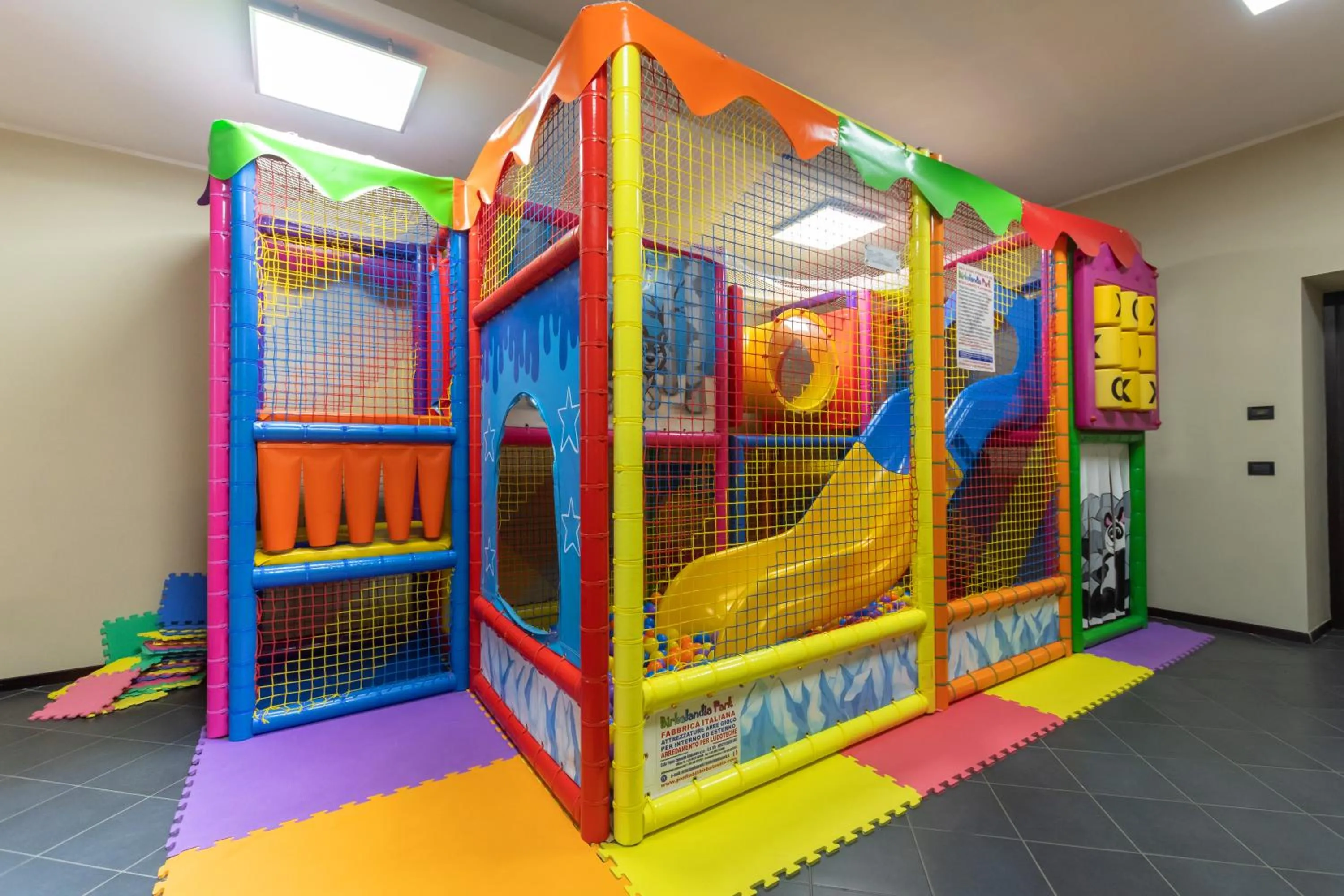 Children play ground in Parco dei Pini - Sila Wellness Hotel