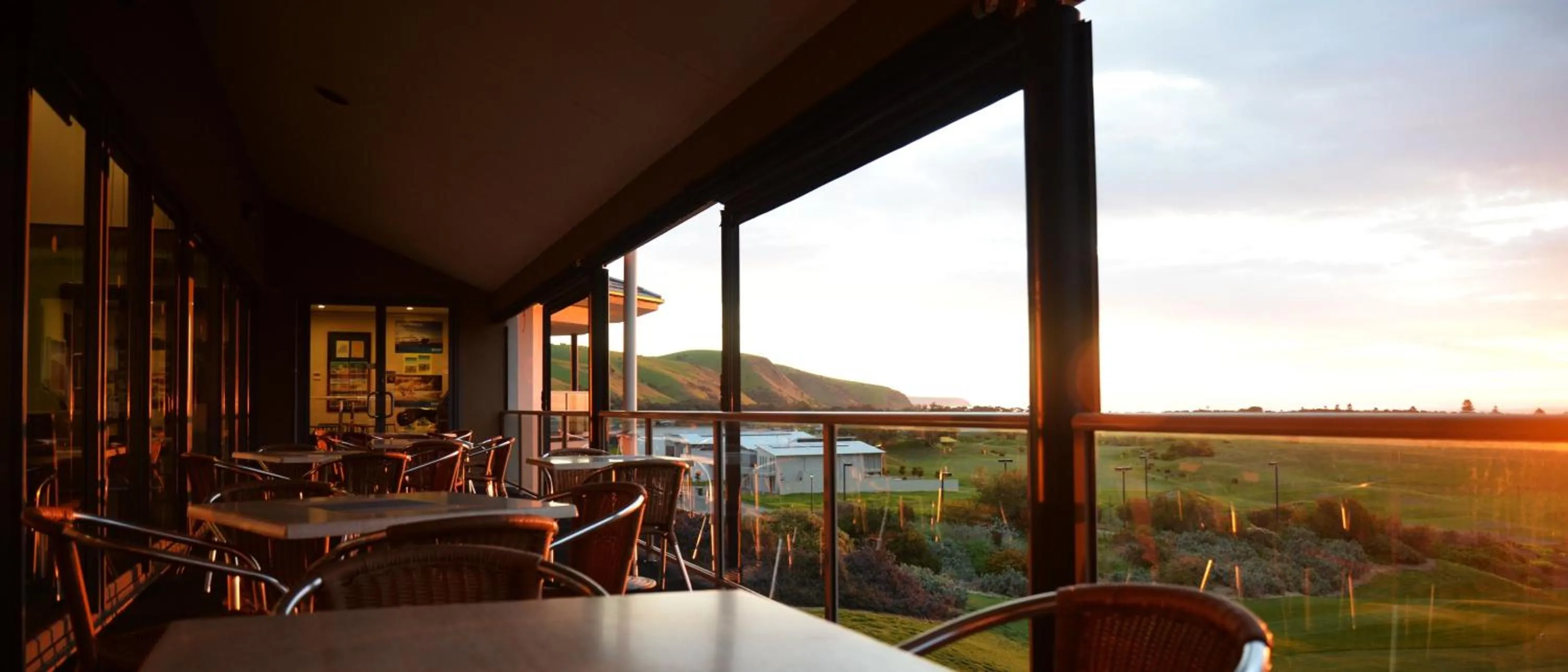 Restaurant/places to eat in Lady Bay Hotel