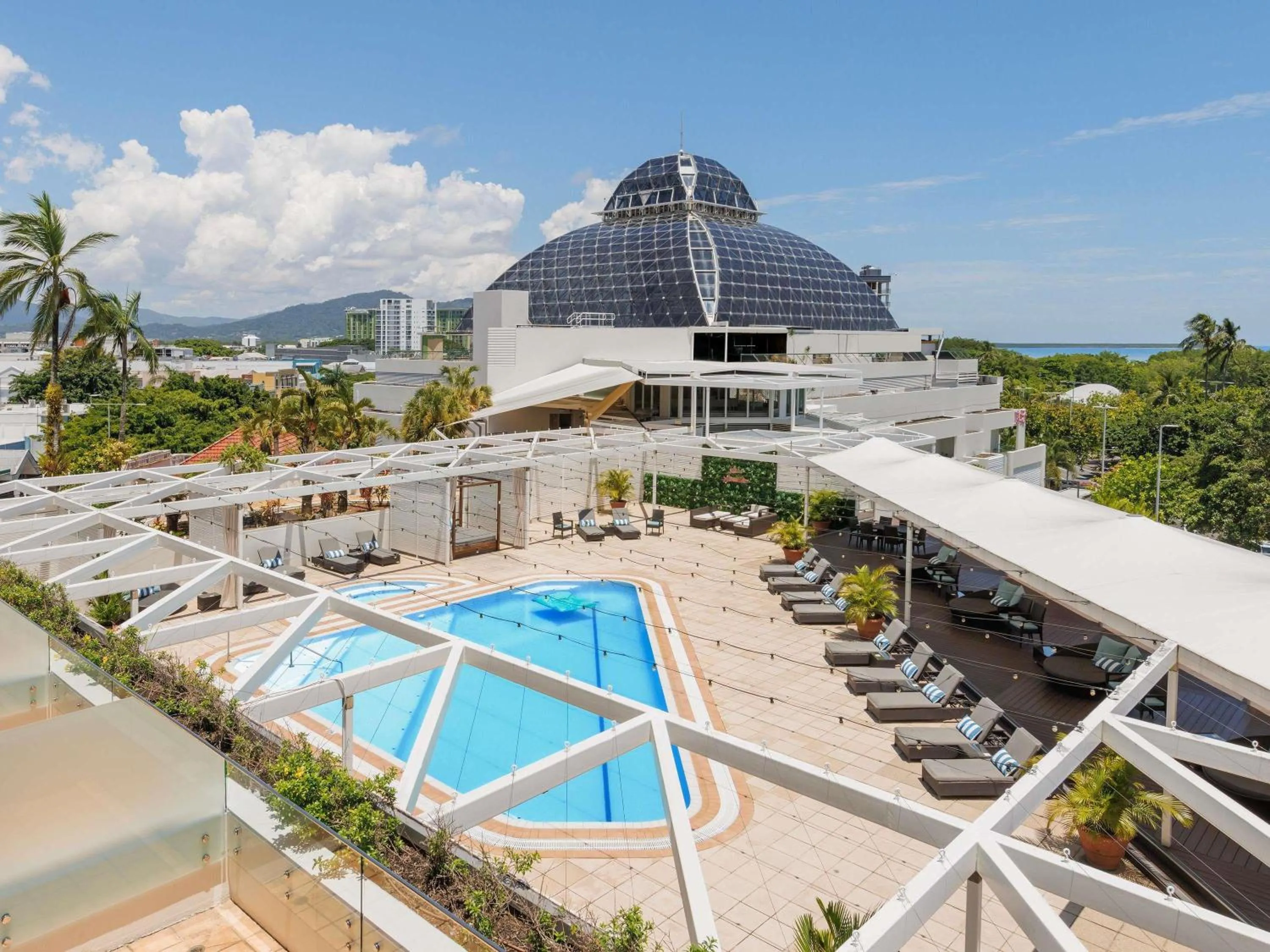 Bedroom in Pullman Reef Hotel Casino