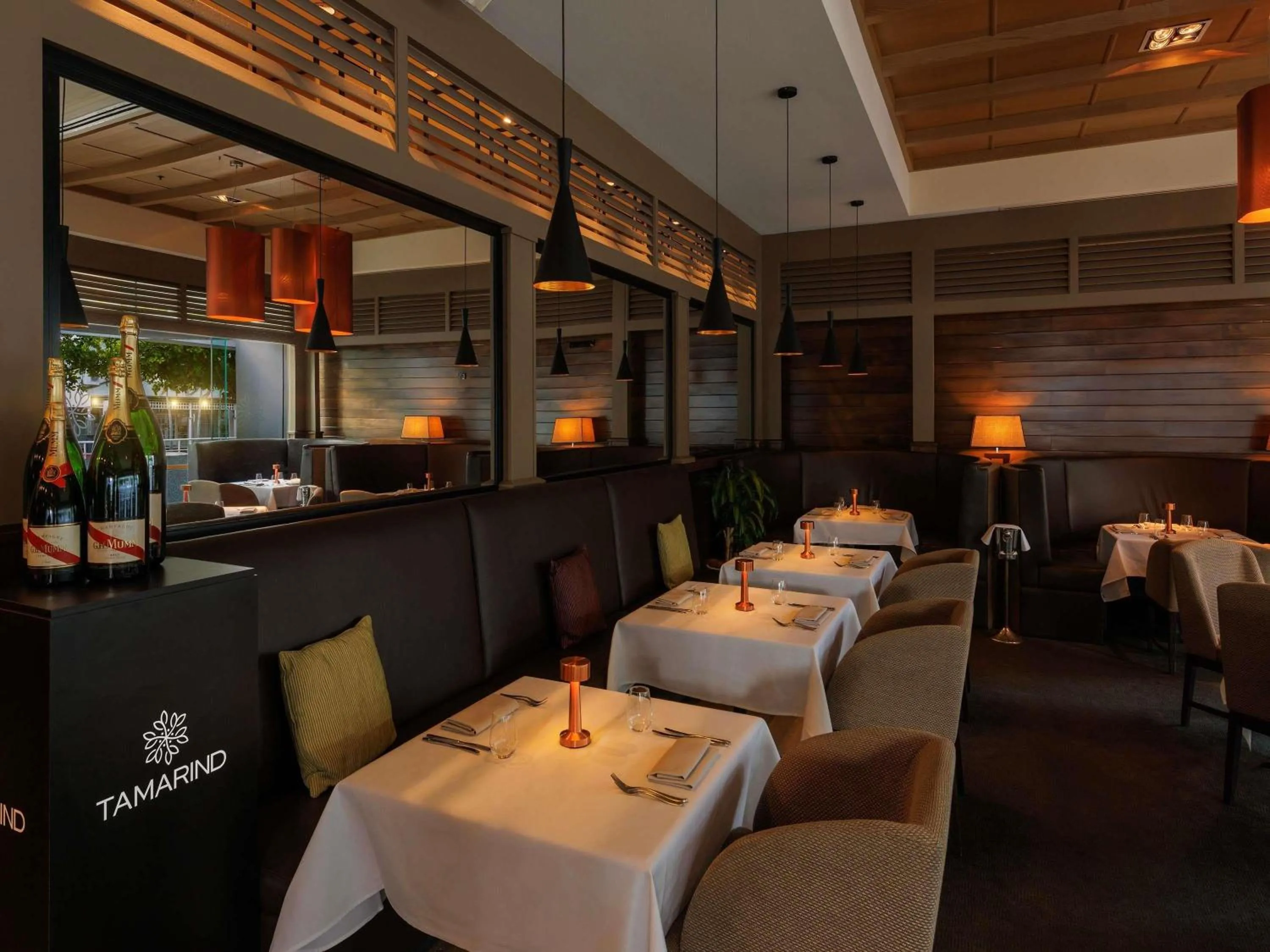 Restaurant/places to eat in Pullman Reef Hotel Casino