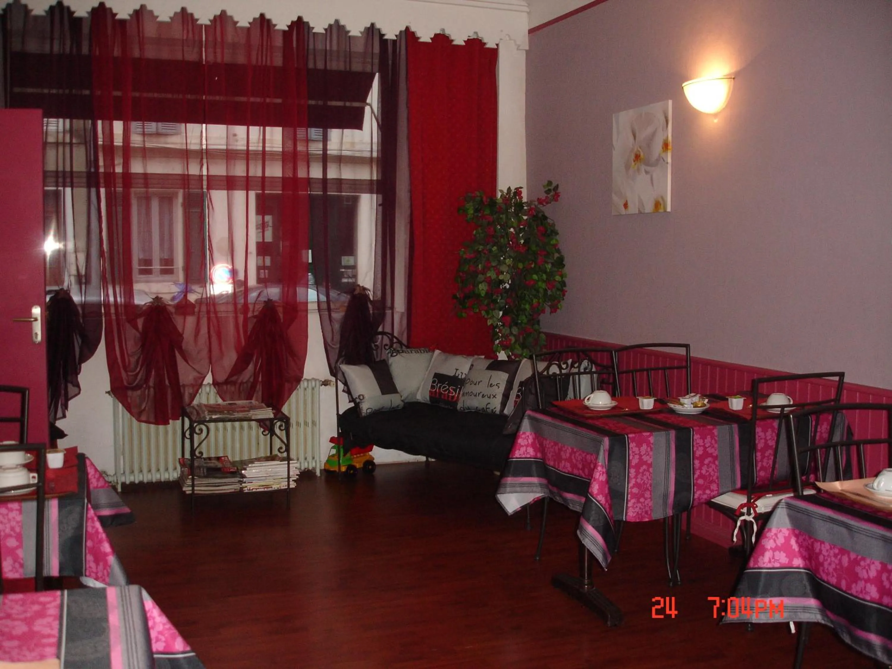 Lounge or bar in Hôtel de La Marmotte