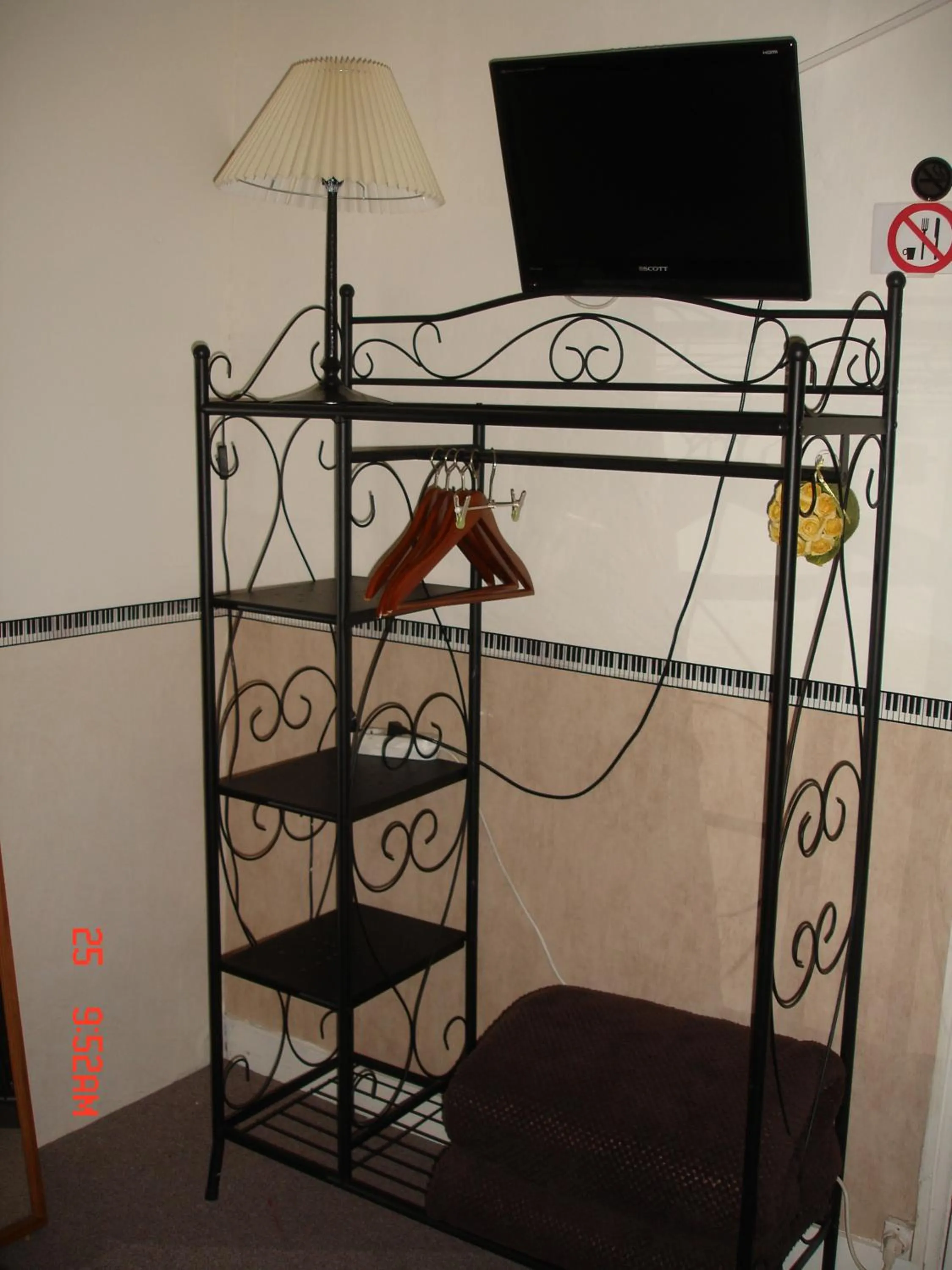 Bedroom, Bed in Hôtel de La Marmotte