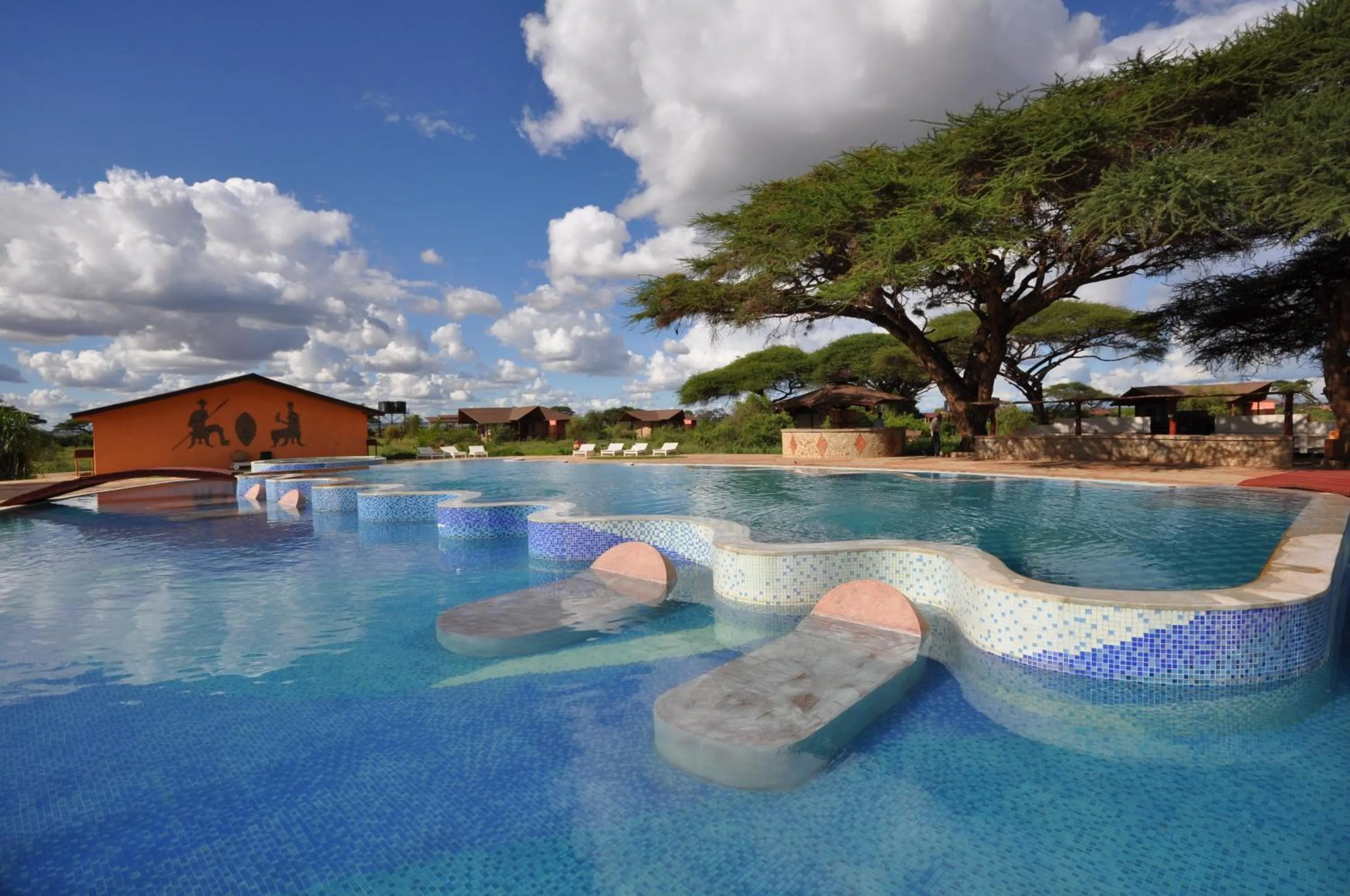 Swimming pool in Kilima Safari Camp