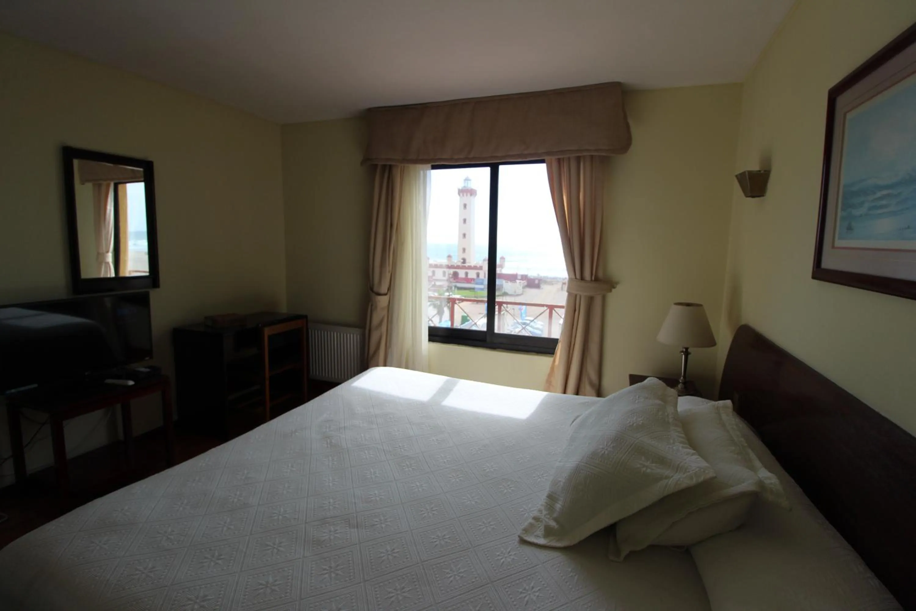 Bed in Hotel La Serena Plaza