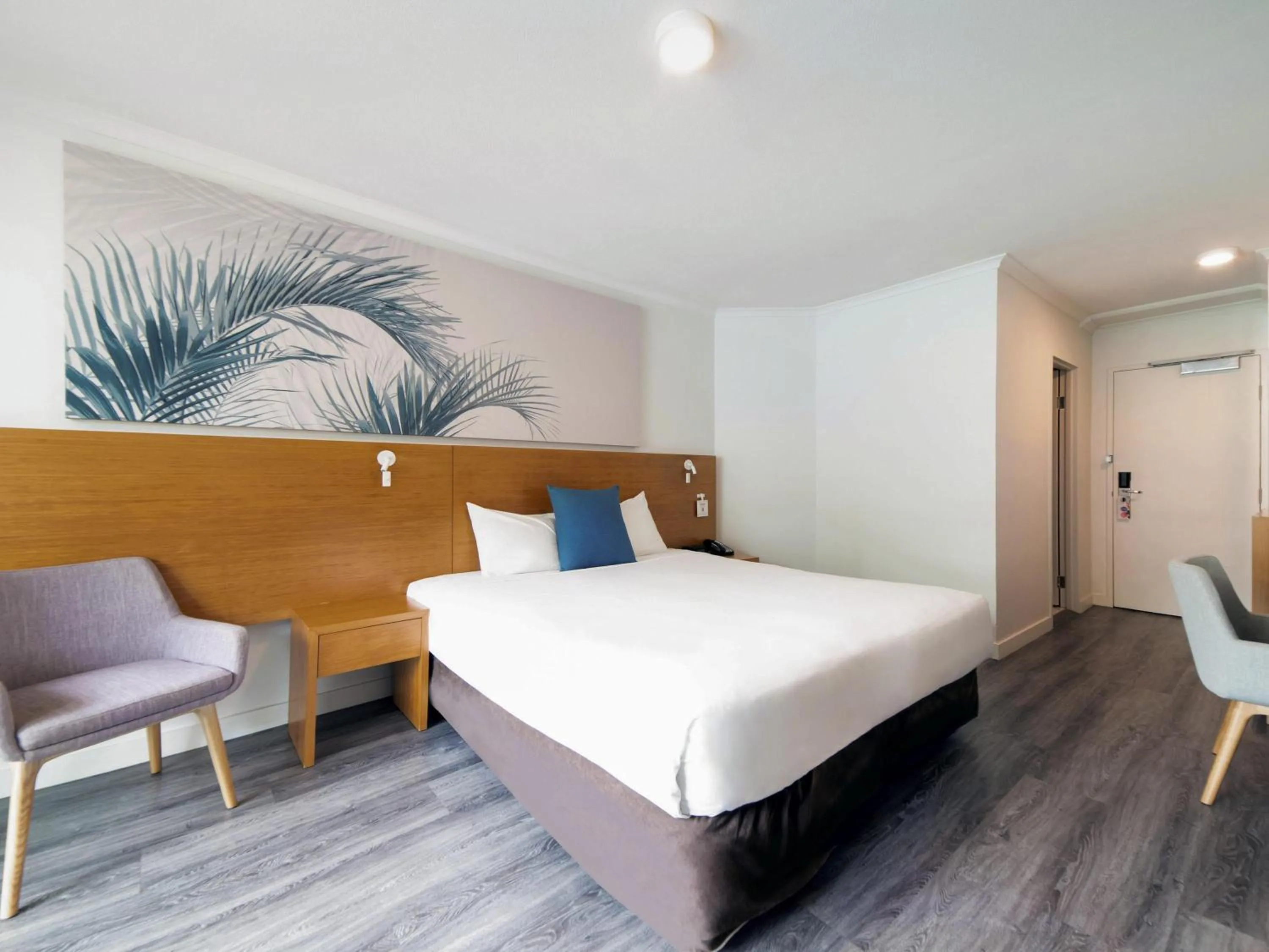 Bedroom, Bed in Novotel Cairns Oasis Resort