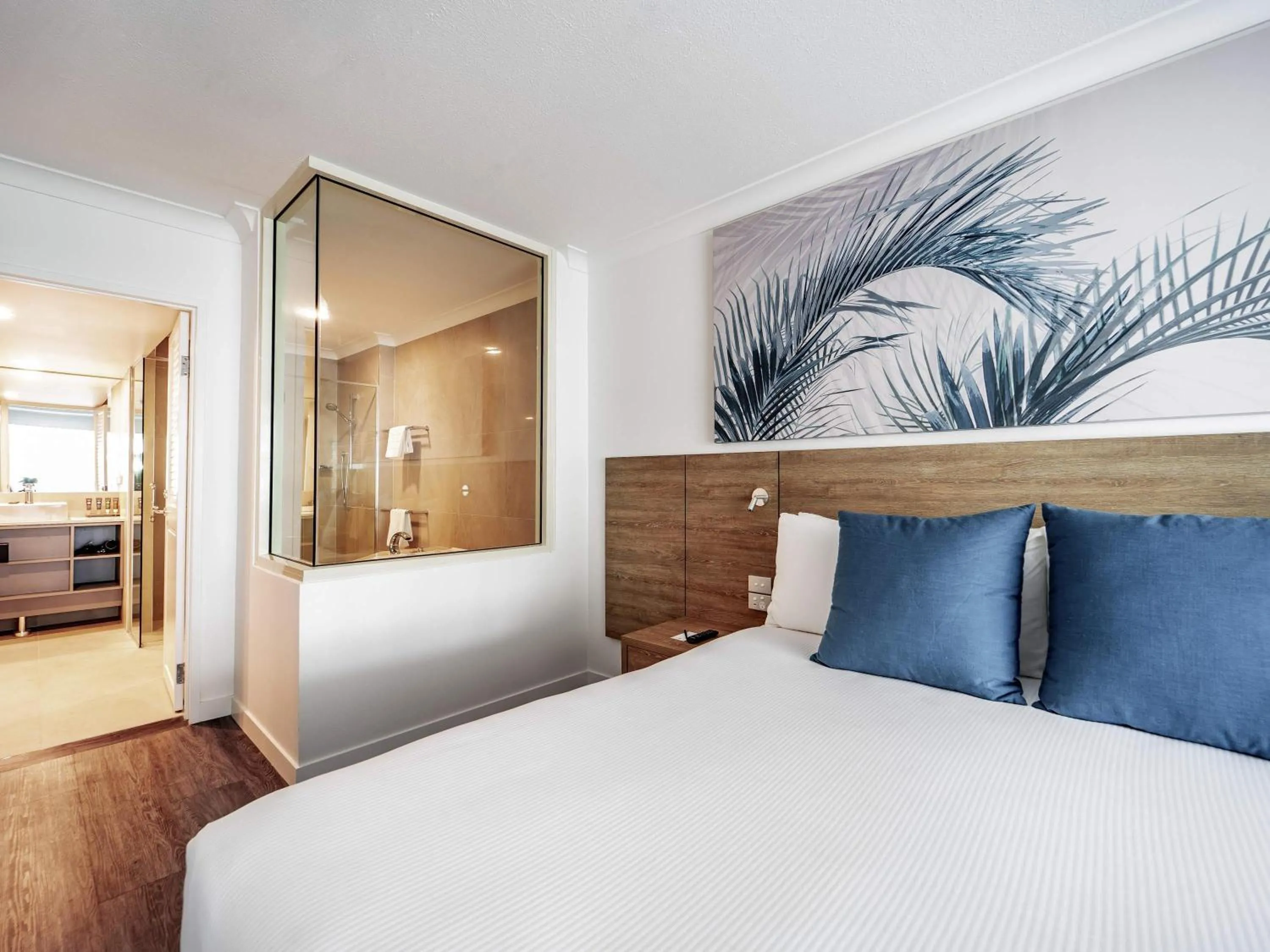 Bedroom, Bed in Novotel Cairns Oasis Resort