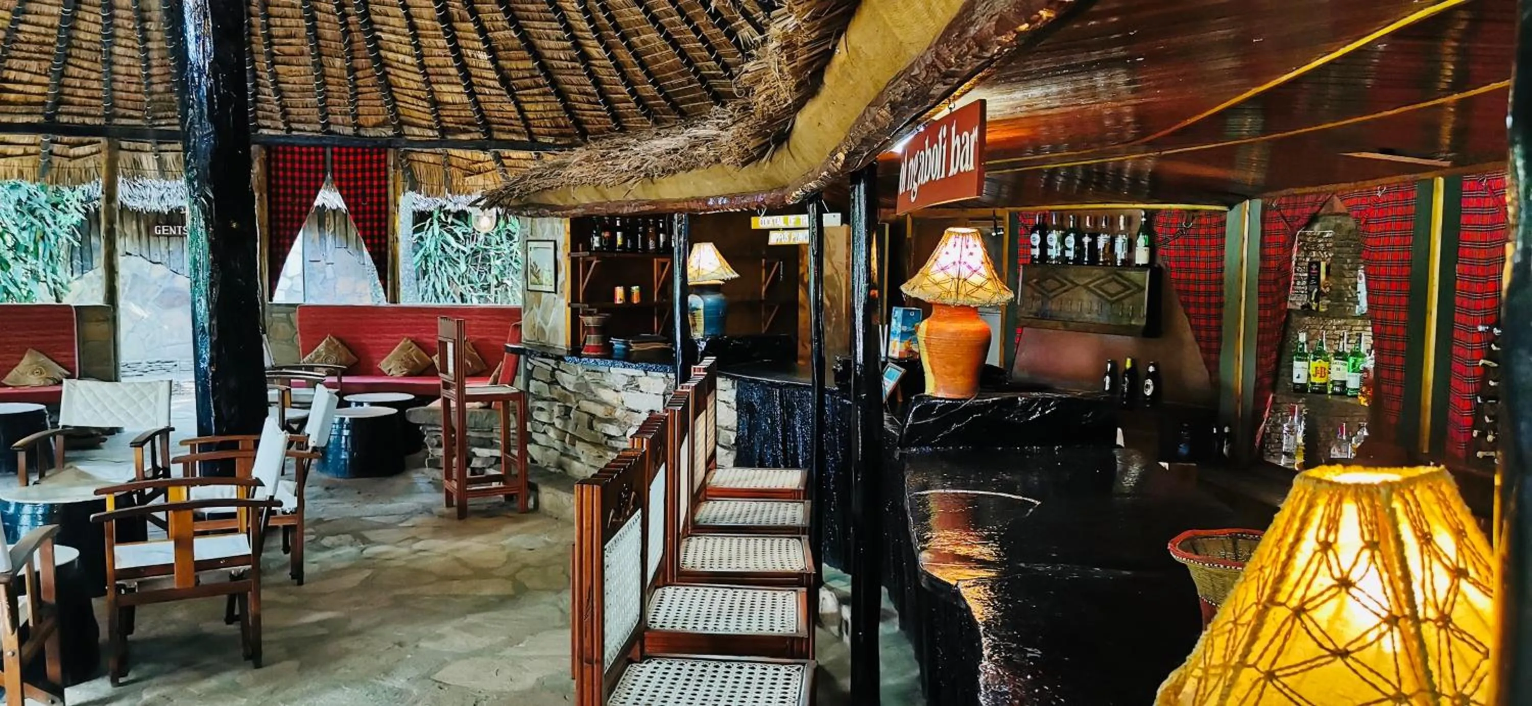 Lounge or bar in Fig Tree Camp - Maasai Mara