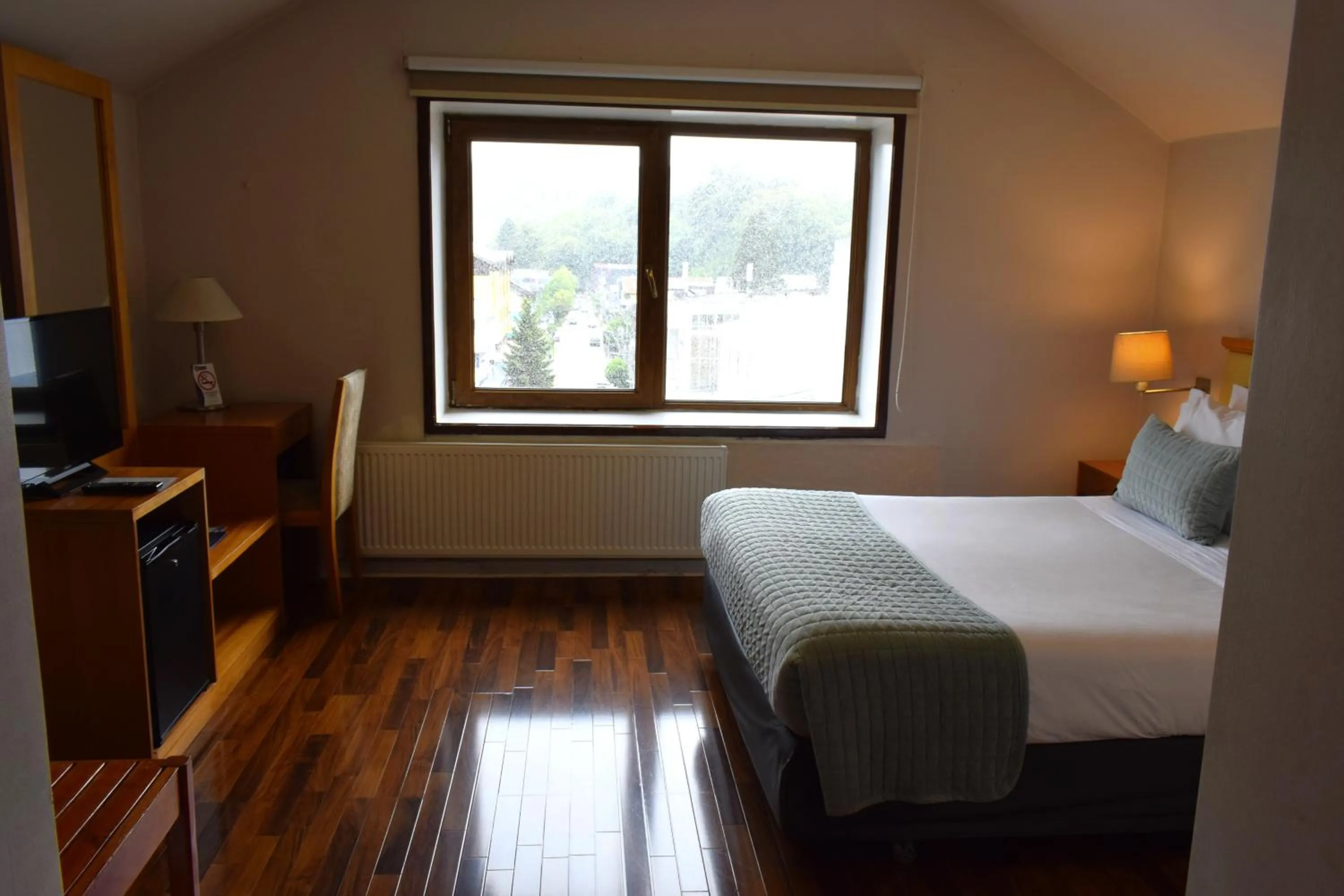 Bedroom, Bed in Gran Hotel Vicente Costanera