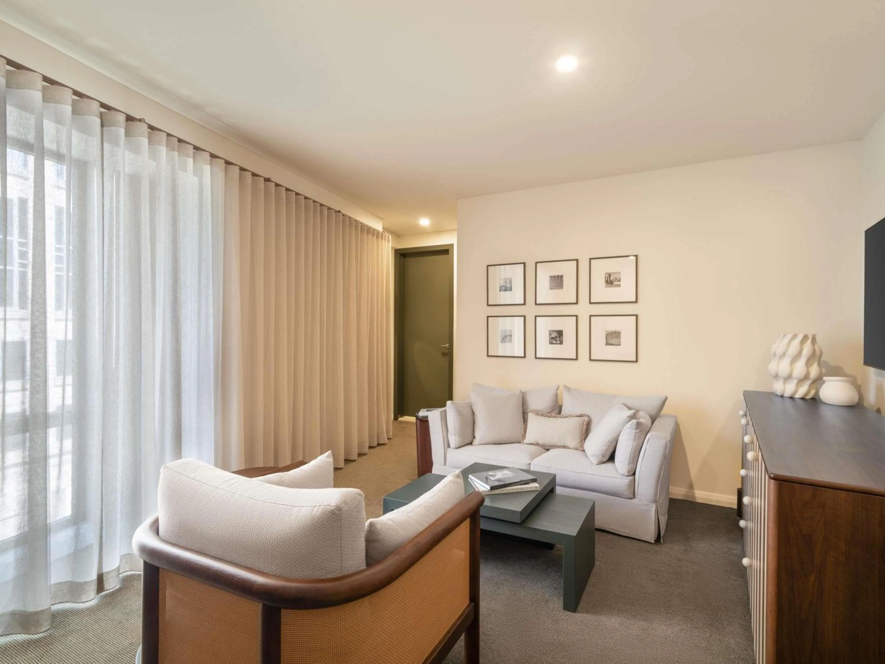 Bedroom in Sofitel Sydney Wentworth