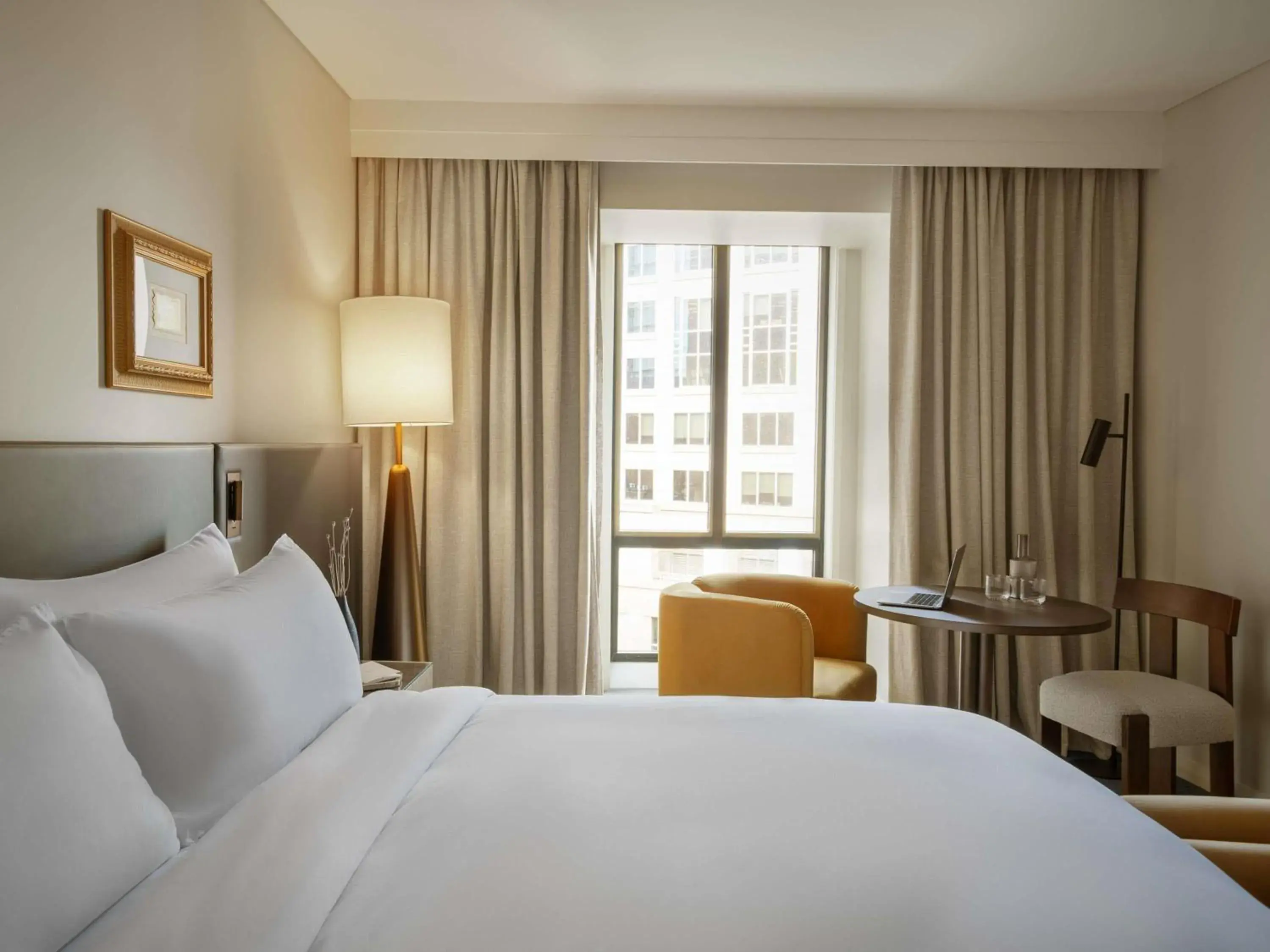 Luxury King Room - Club Access in Sofitel Sydney Wentworth Luxury King Room - Club Access in Sofitel Sydney Wentworth