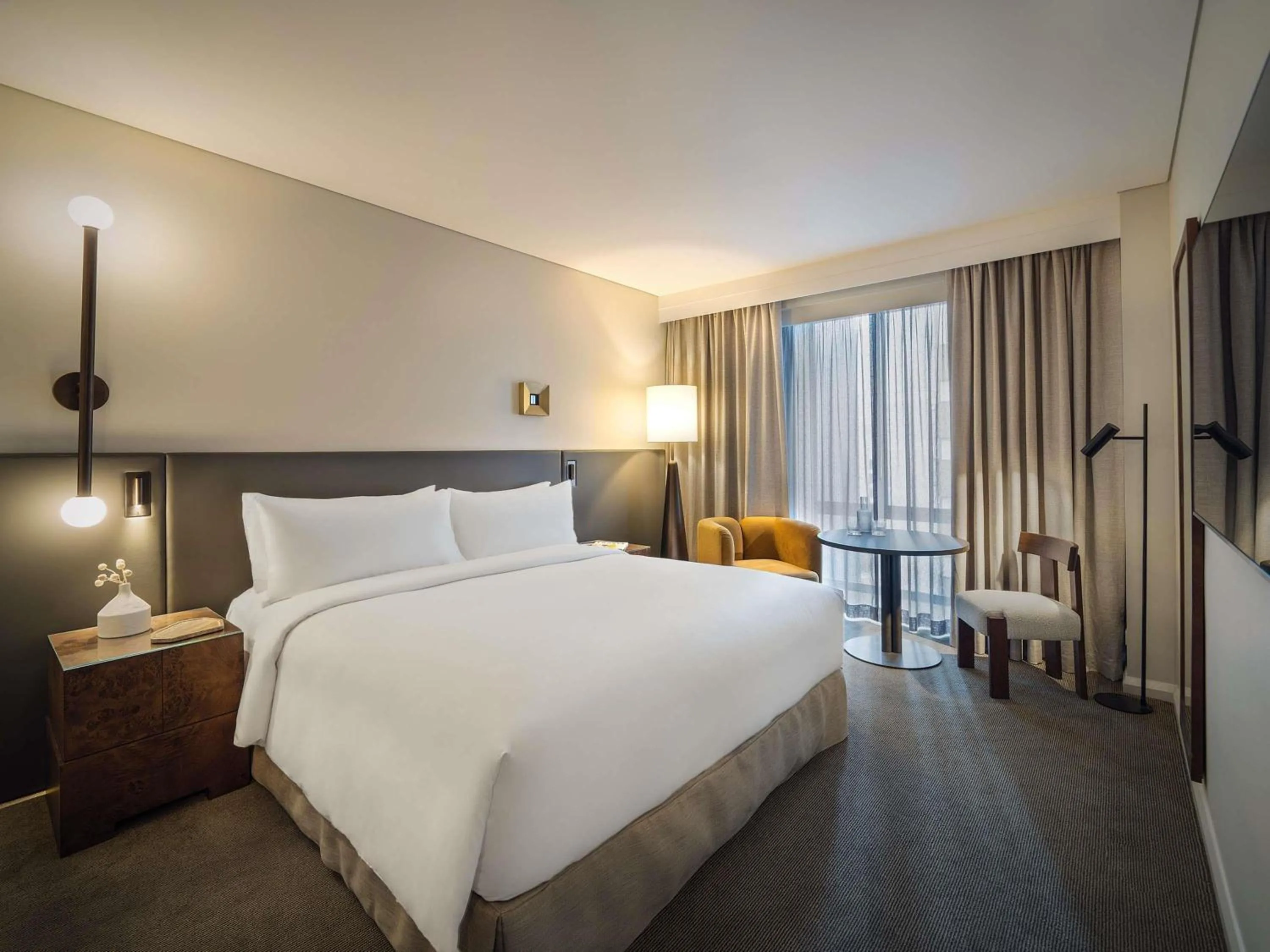 Bedroom, Bed in Sofitel Sydney Wentworth