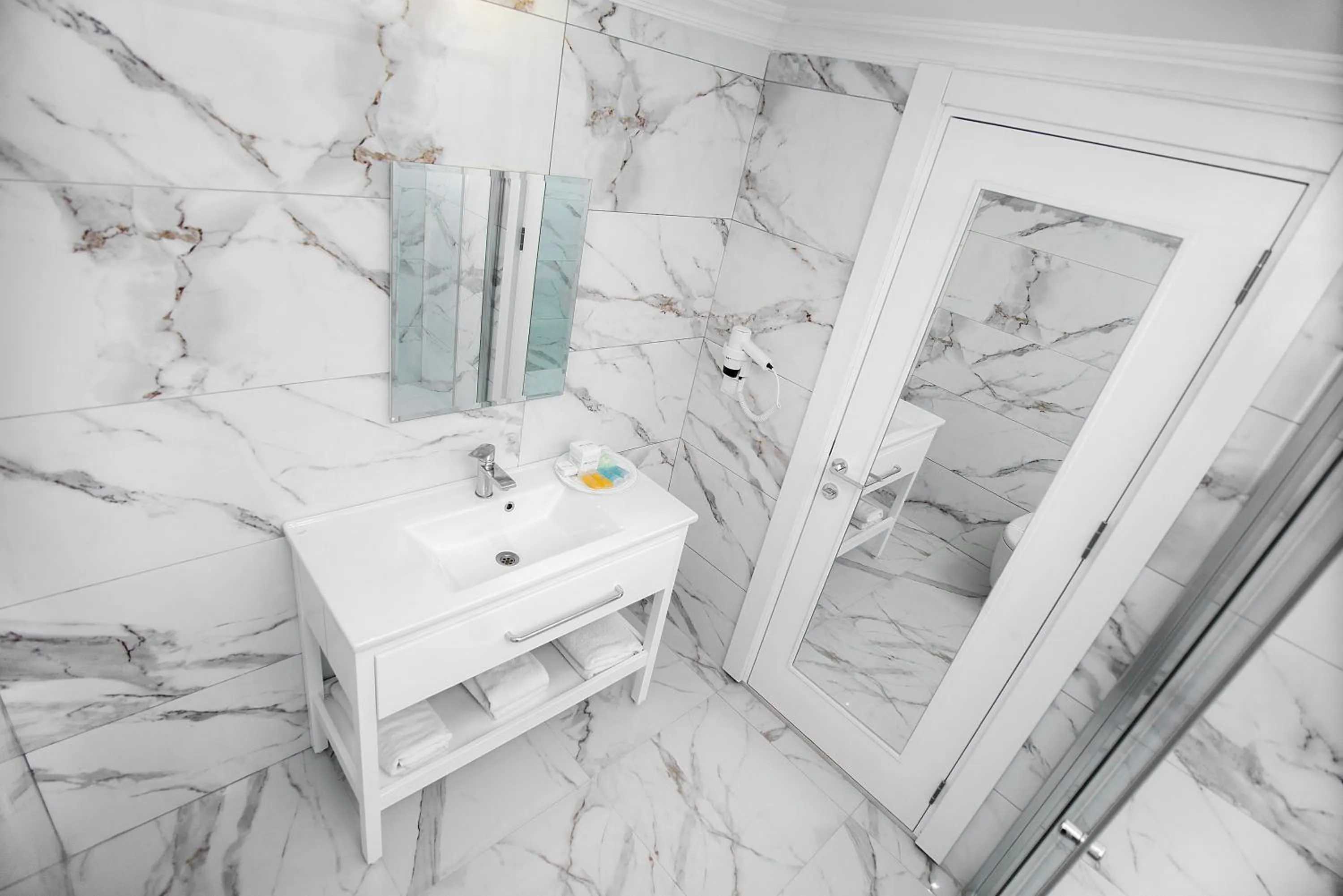 Toilet in Ocean Blue High Class Hotel & SPA