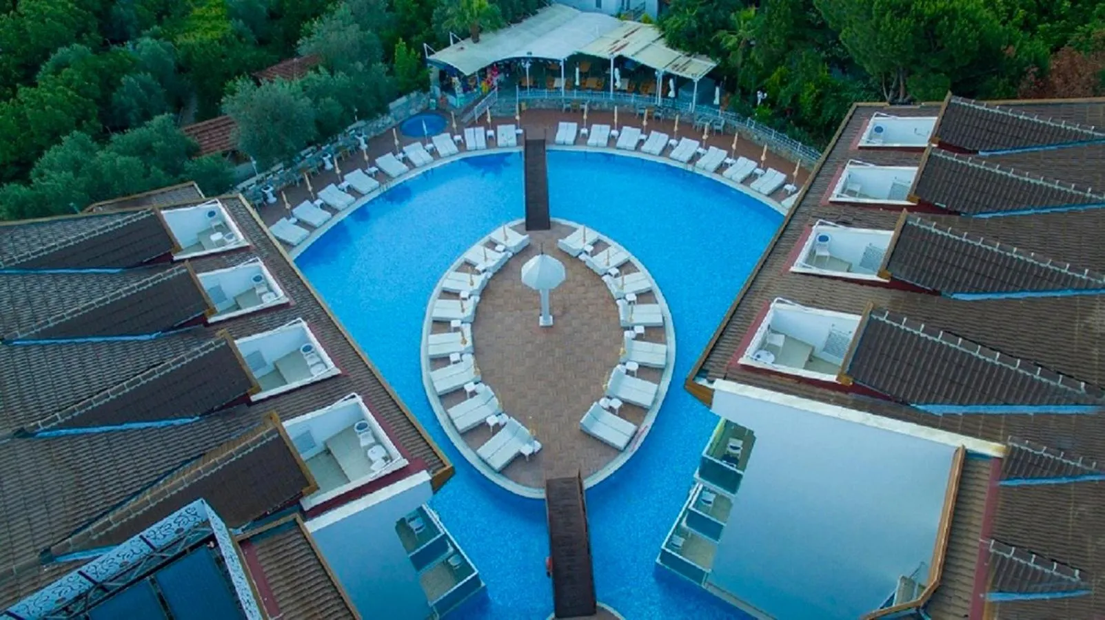 Summer in Ocean Blue High Class Hotel & SPA