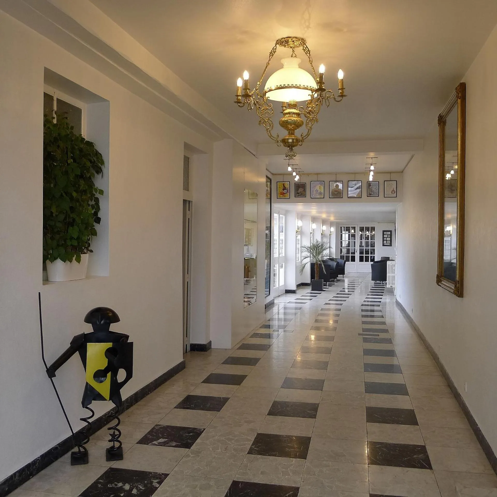 Decorative detail in Hôtel du Sablar