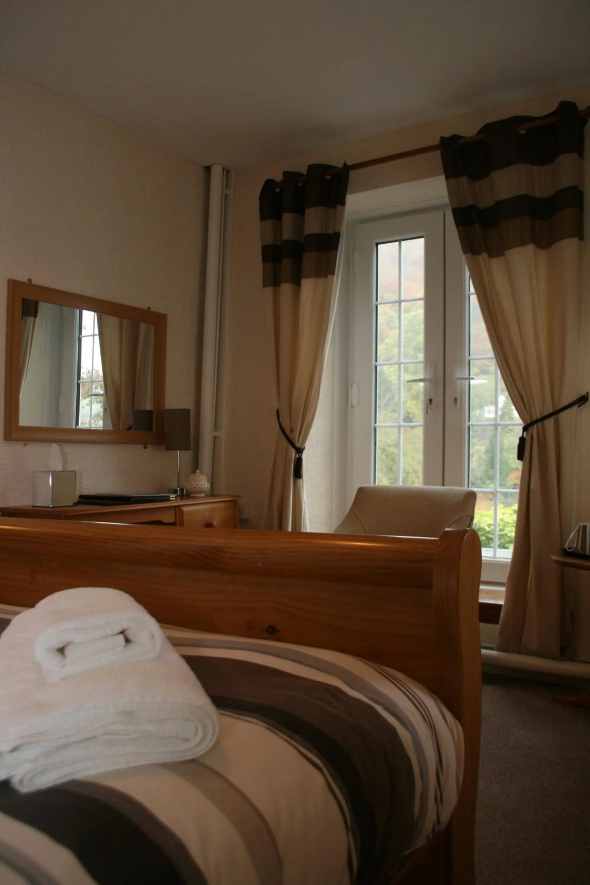 Day, Bed in Royal Lodge