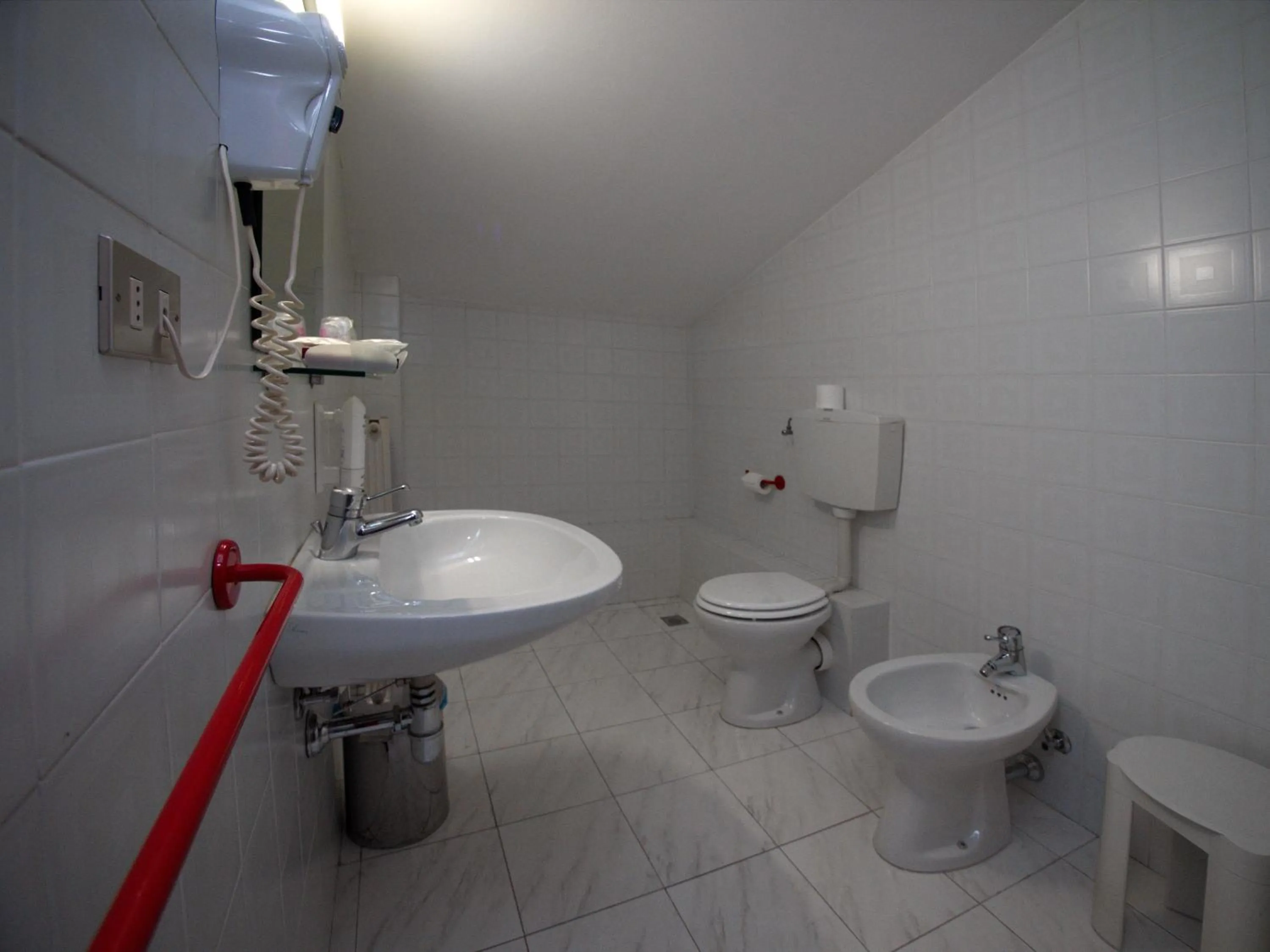 Bathroom in Hotel Versailles