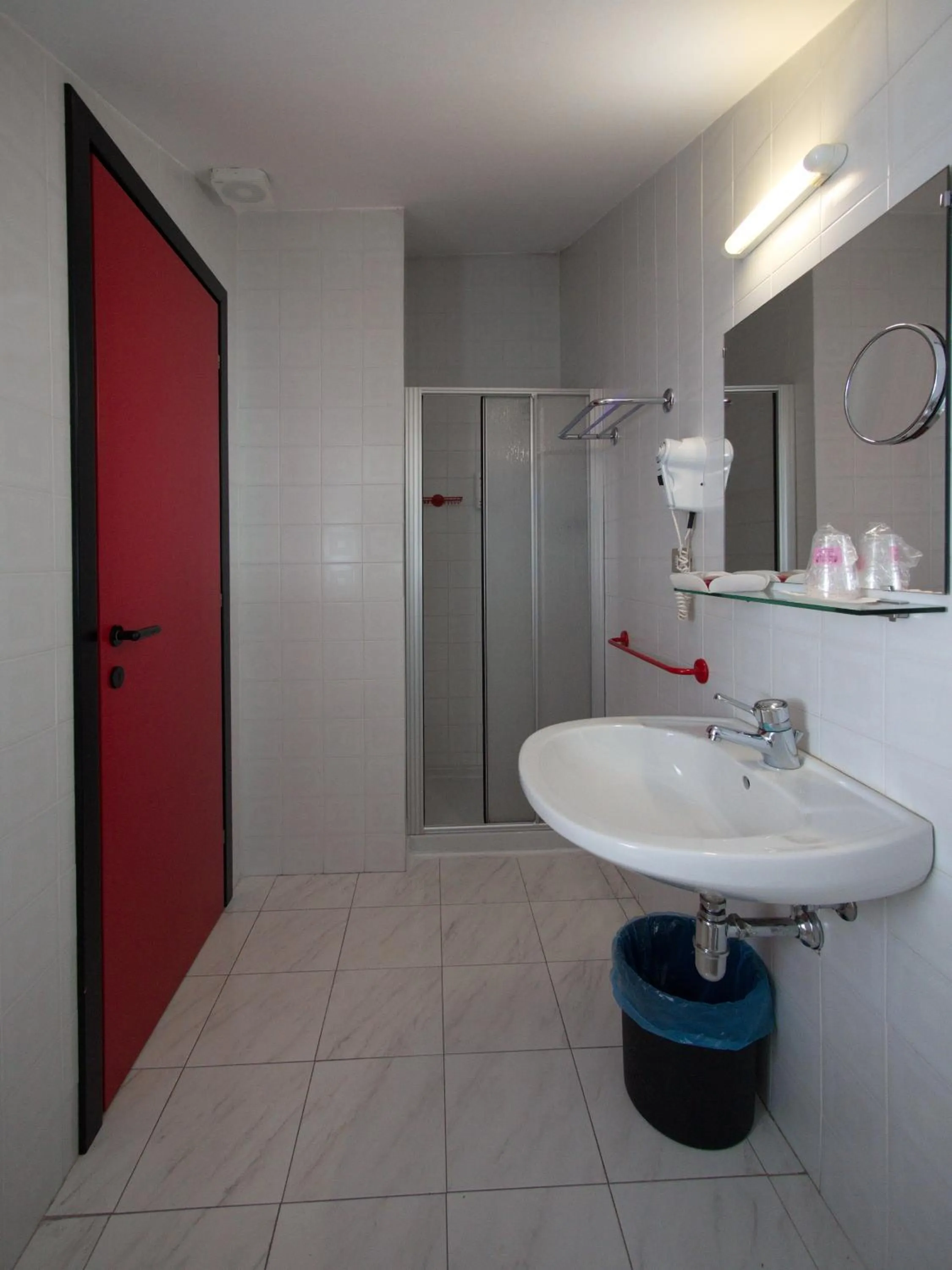 Bathroom in Hotel Versailles